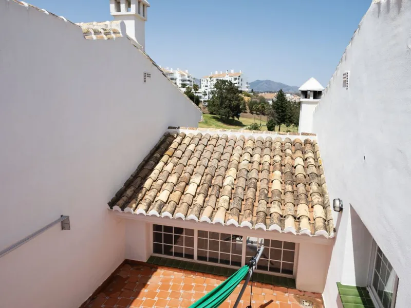 House - Townhouse в продаже в Mijas, Málaga. В доме 4 спален и 5 ванных комнат. Площадь дома 260 м²