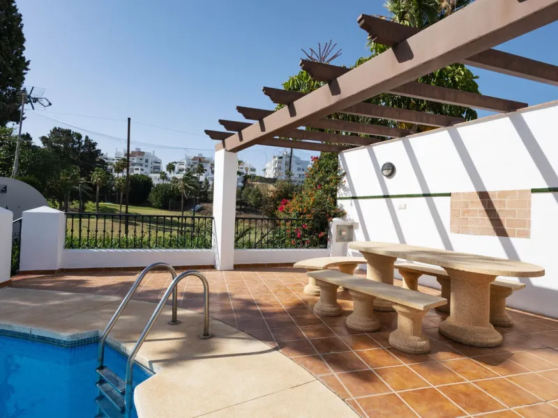 House - Townhouse в продаже в Mijas, Málaga. В доме 4 спален и 5 ванных комнат. Площадь дома 260 м²