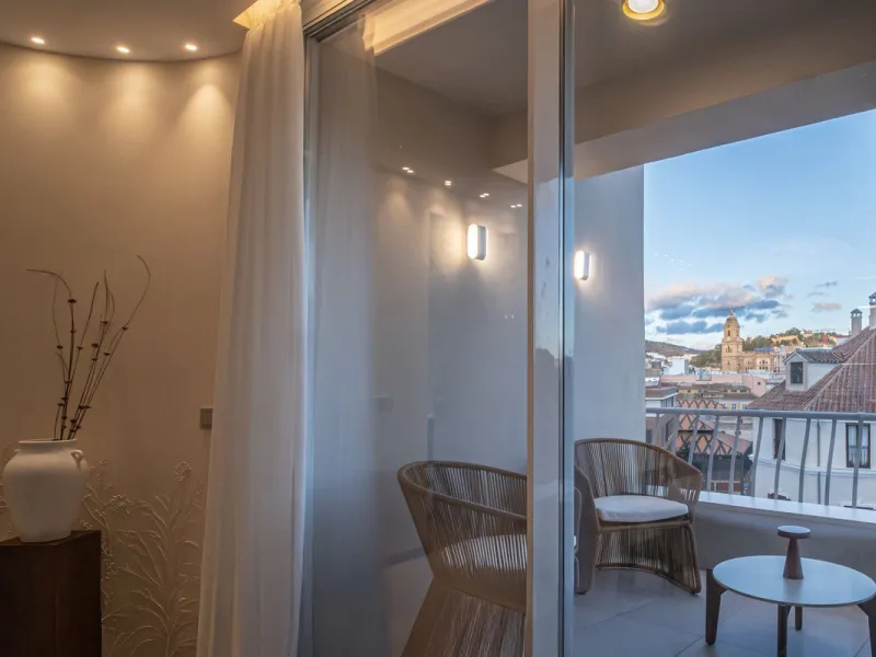 COMPLETELY RENOVATED APARTMENT IN THE BEST AREA OF MALAGA