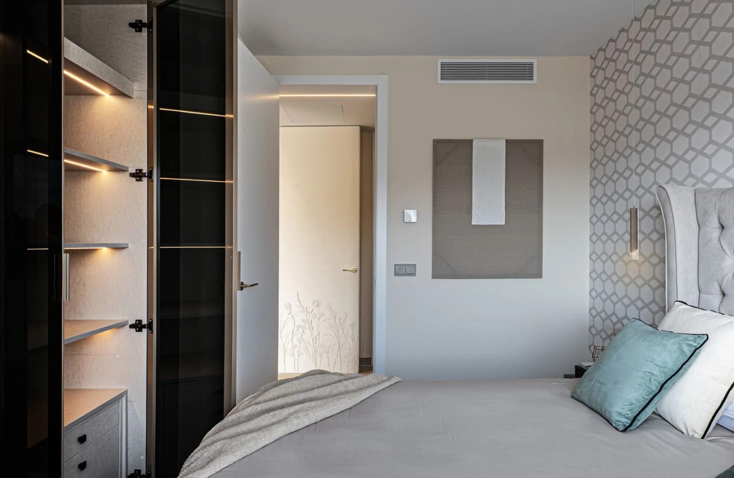 COMPLETELY RENOVATED APARTMENT IN THE BEST AREA OF MALAGA
