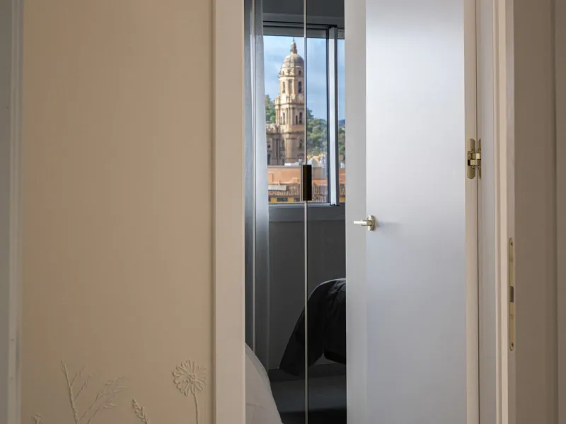 COMPLETELY RENOVATED APARTMENT IN THE BEST AREA OF MALAGA