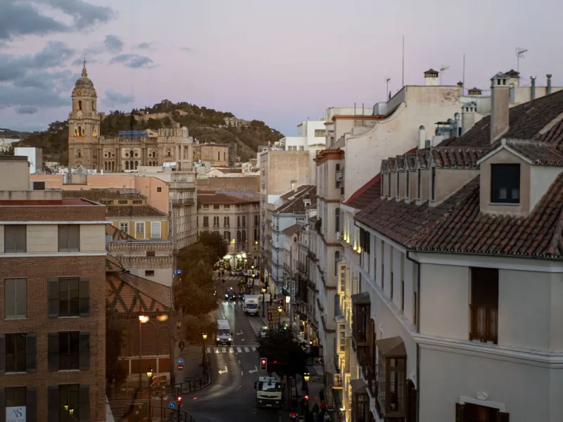 COMPLETELY RENOVATED APARTMENT IN THE BEST AREA OF MALAGA