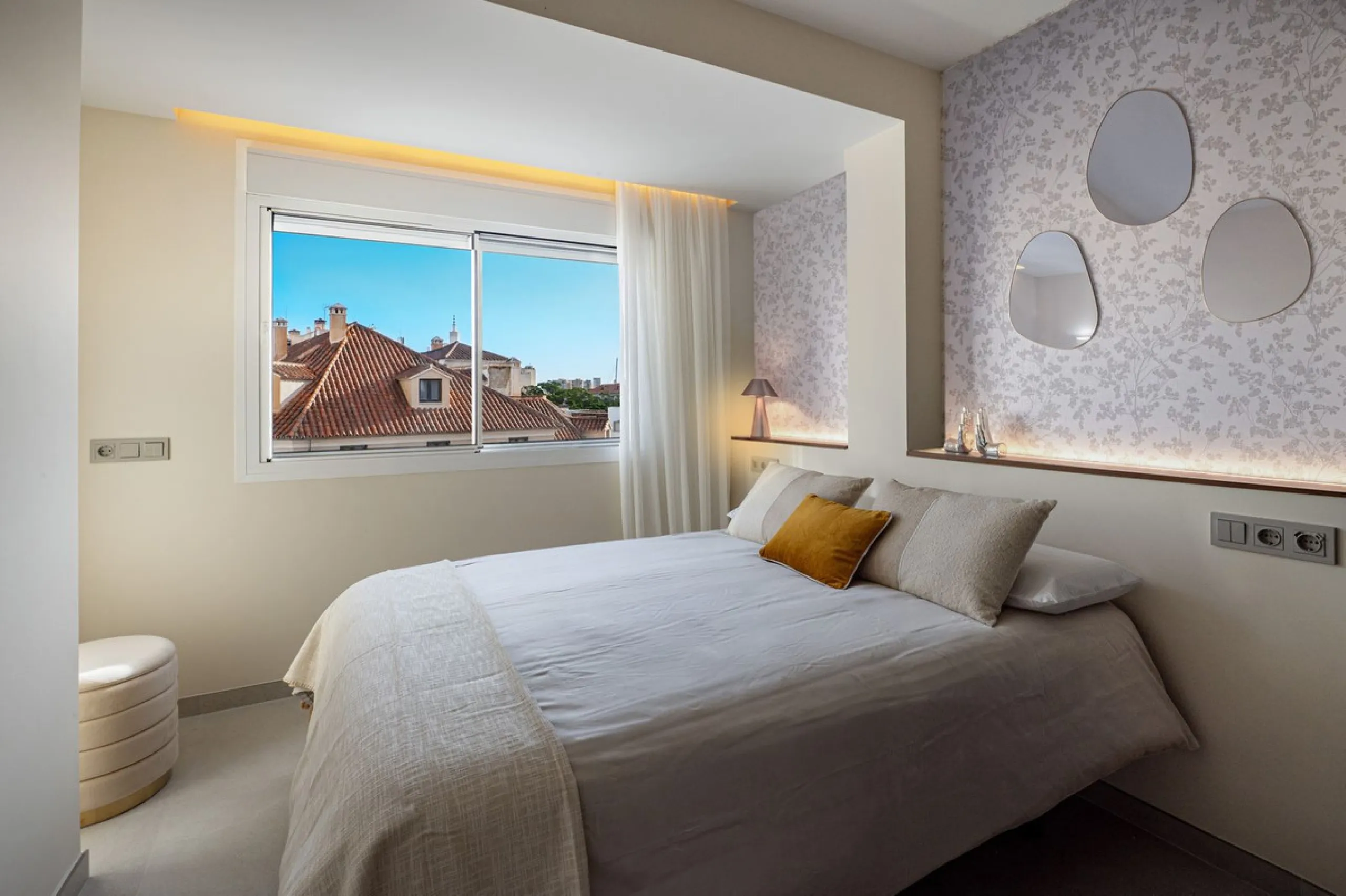 COMPLETELY RENOVATED APARTMENT IN THE BEST AREA OF MALAGA