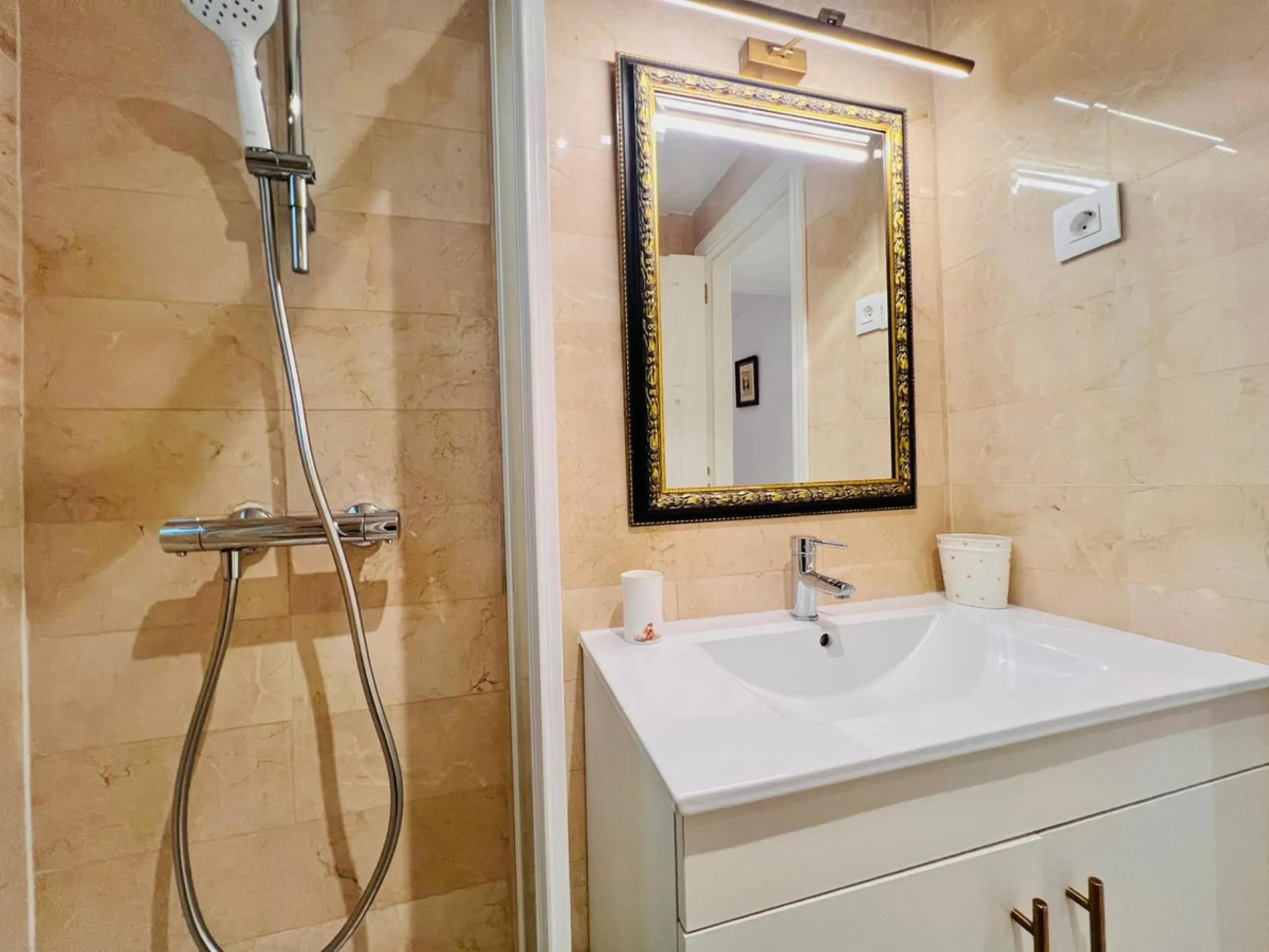 Beachfront Apartment in Las Cañas Beach