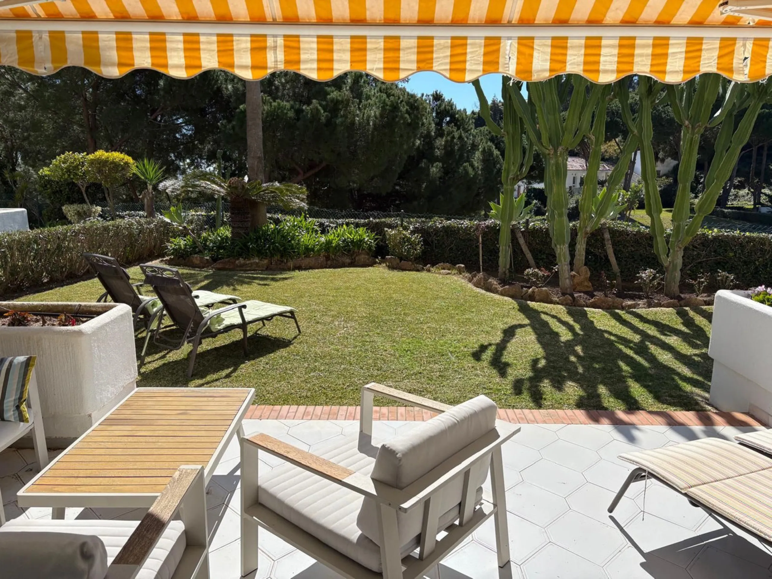 House - Semi-Detached House в продаже в Mijas, Málaga. В доме 3 спален и 3 ванных комнат. Площадь дома 148 м². Площадь участка 215 м²
