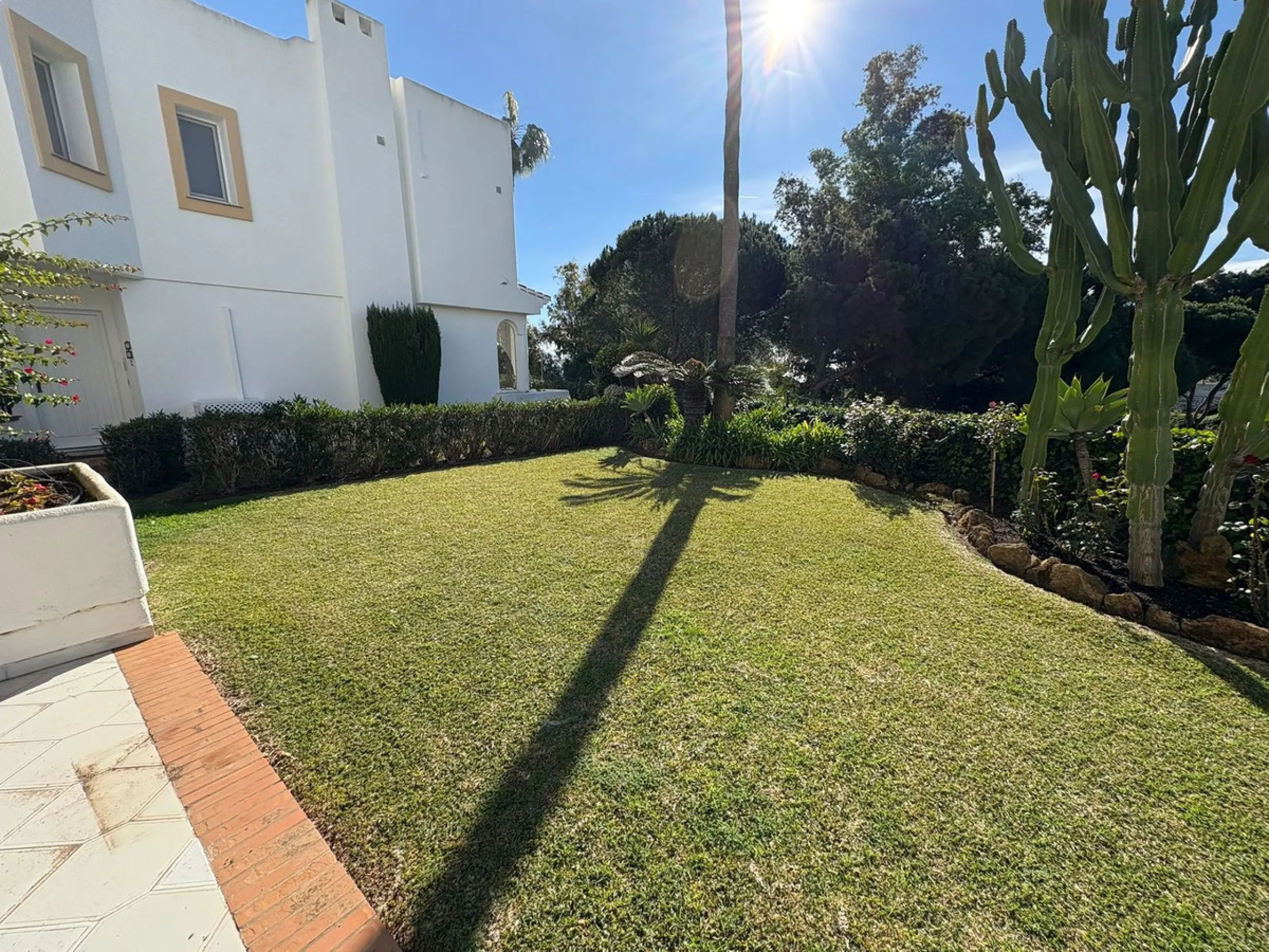 House - Semi-Detached House в продаже в Mijas, Málaga. В доме 3 спален и 3 ванных комнат. Площадь дома 148 м². Площадь участка 215 м²