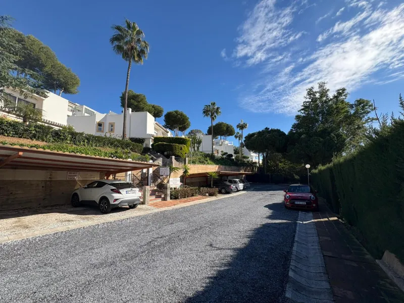 House - Semi-Detached House в продаже в Mijas, Málaga. В доме 3 спален и 3 ванных комнат. Площадь дома 148 м². Площадь участка 215 м²