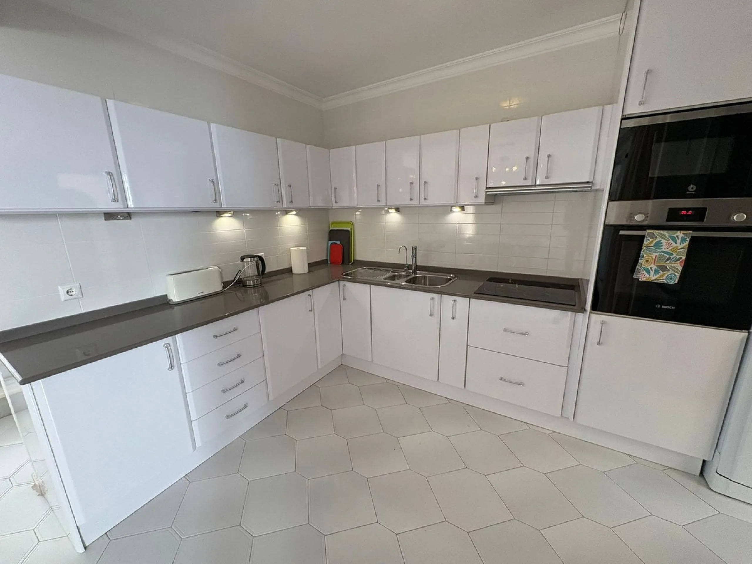 House - Semi-Detached House в продаже в Mijas, Málaga. В доме 3 спален и 3 ванных комнат. Площадь дома 148 м². Площадь участка 215 м²