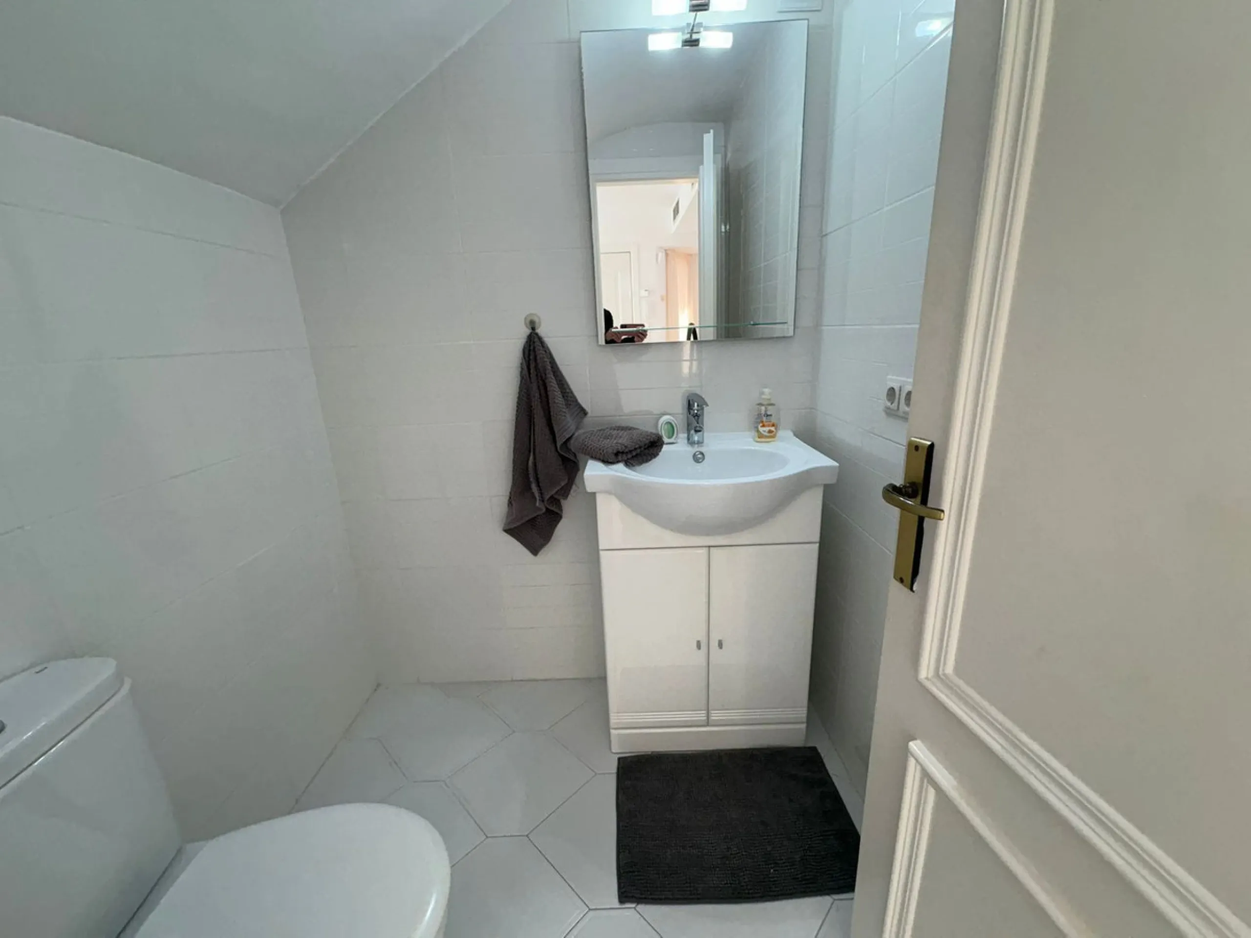 House - Semi-Detached House в продаже в Mijas, Málaga. В доме 3 спален и 3 ванных комнат. Площадь дома 148 м². Площадь участка 215 м²