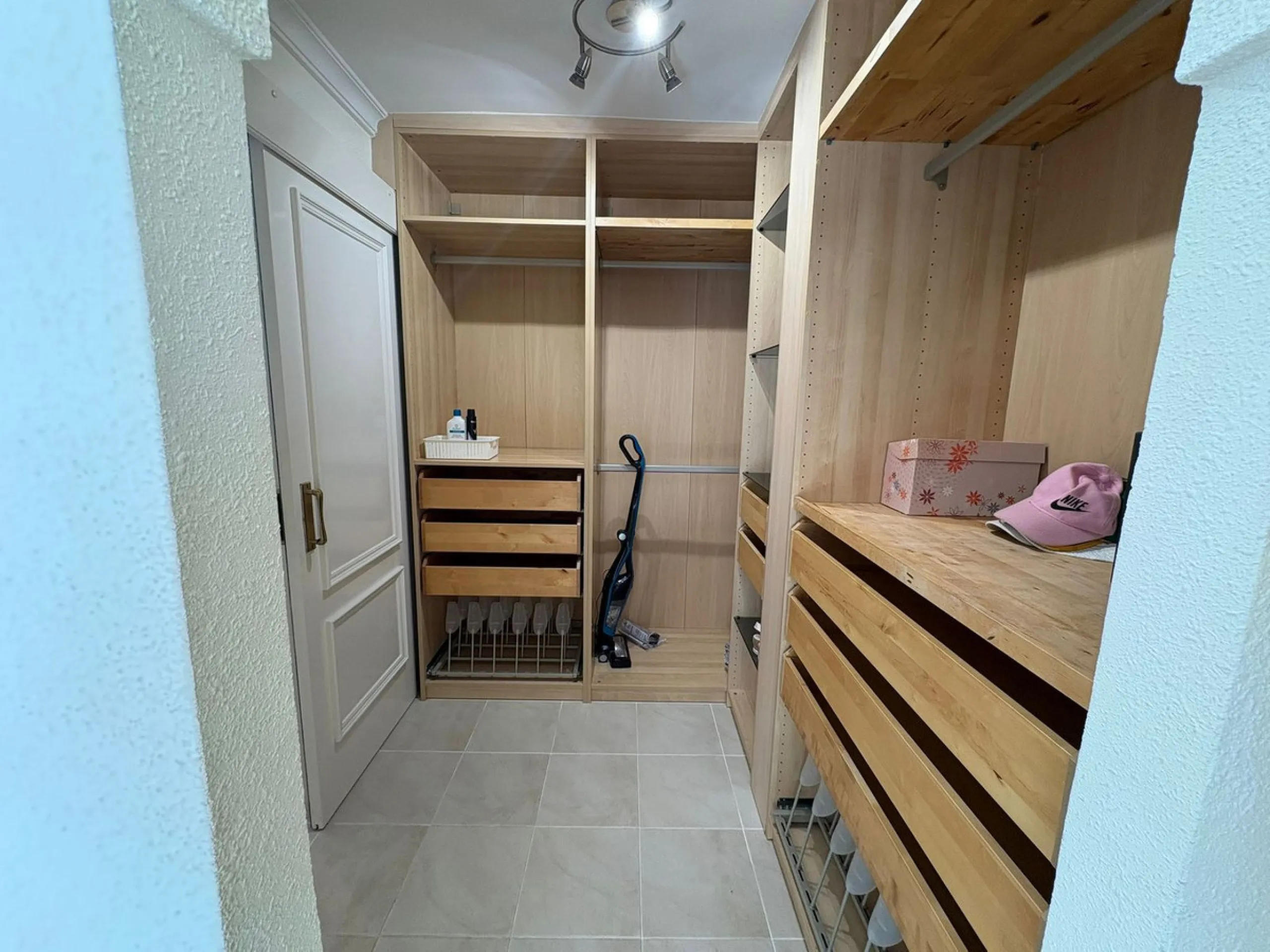 House - Semi-Detached House в продаже в Mijas, Málaga. В доме 3 спален и 3 ванных комнат. Площадь дома 148 м². Площадь участка 215 м²