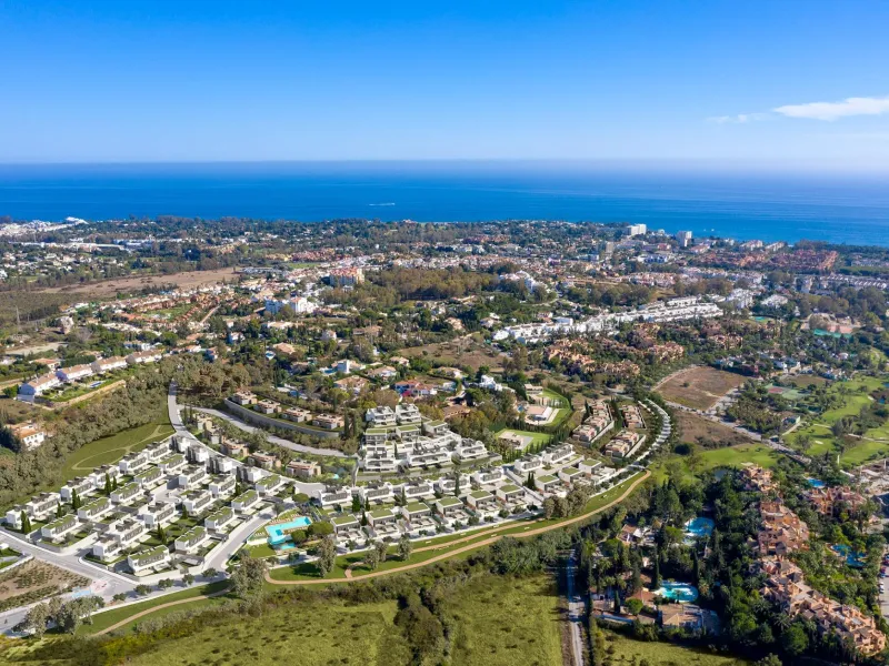 NEW BUILD SEMI-DETACHED VILLAS NEAR ESTEPONA& & New Build exclusive residential complex consisting of 50 contemporary style semi-detached villas comprising of a large living room, open plan fitted kitchen equipped with top brand appliances, 3 bedroo