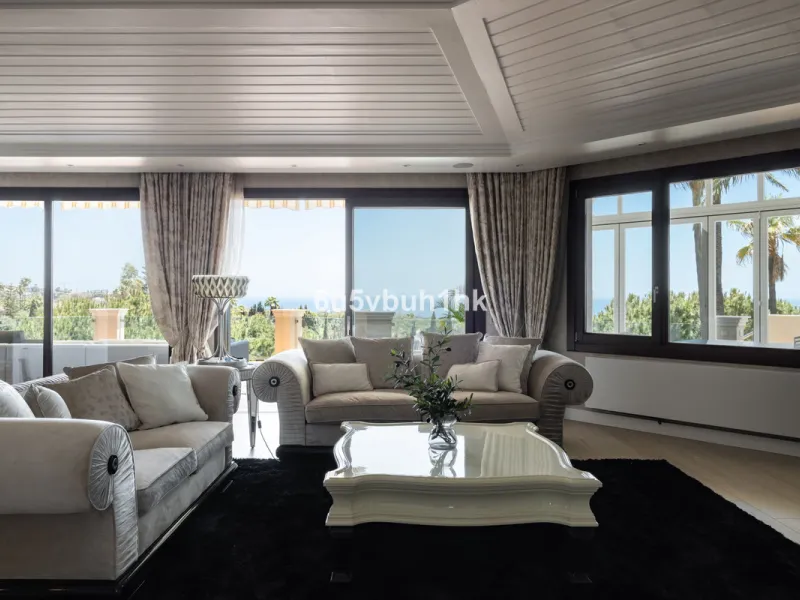 Nestled on a spacious 3,920 square meter plot, this generational Estate boasts a total built area of 842 square meters, spread across four floors with an elevator, located in one of Marbella's prime urbanizations. Surrounded by the lush nature of Las Chap
