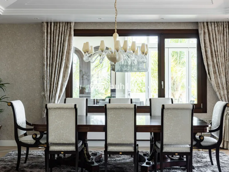 Nestled on a spacious 3,920 square meter plot, this generational Estate boasts a total built area of 842 square meters, spread across four floors with an elevator, located in one of Marbella's prime urbanizations. Surrounded by the lush nature of Las Chap