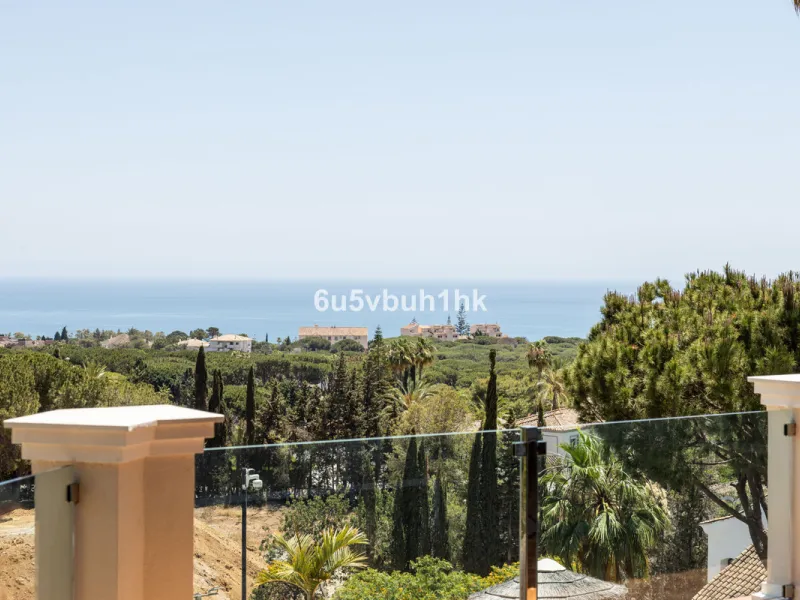 Nestled on a spacious 3,920 square meter plot, this generational Estate boasts a total built area of 842 square meters, spread across four floors with an elevator, located in one of Marbella's prime urbanizations. Surrounded by the lush nature of Las Chap