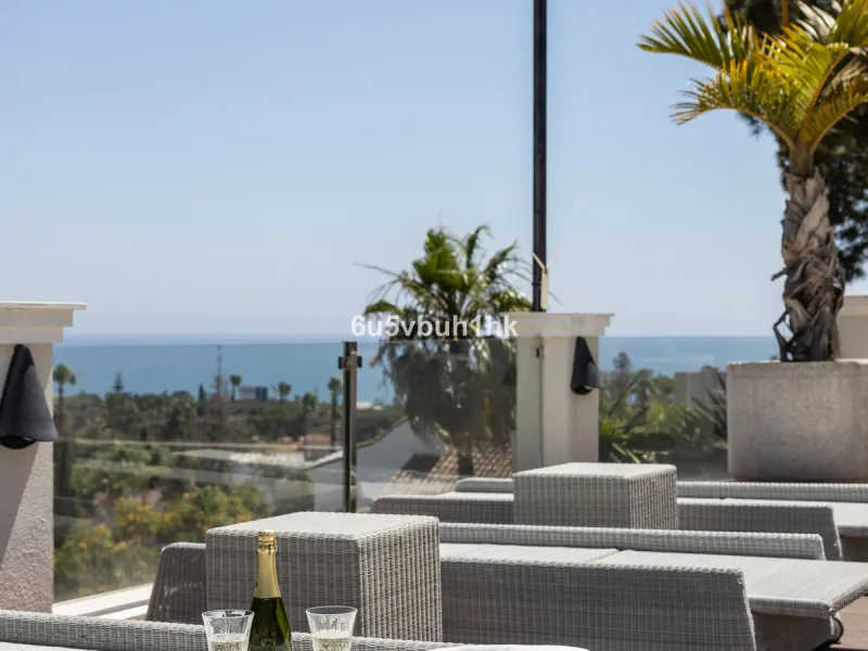 Nestled on a spacious 3,920 square meter plot, this generational Estate boasts a total built area of 842 square meters, spread across four floors with an elevator, located in one of Marbella's prime urbanizations. Surrounded by the lush nature of Las Chap