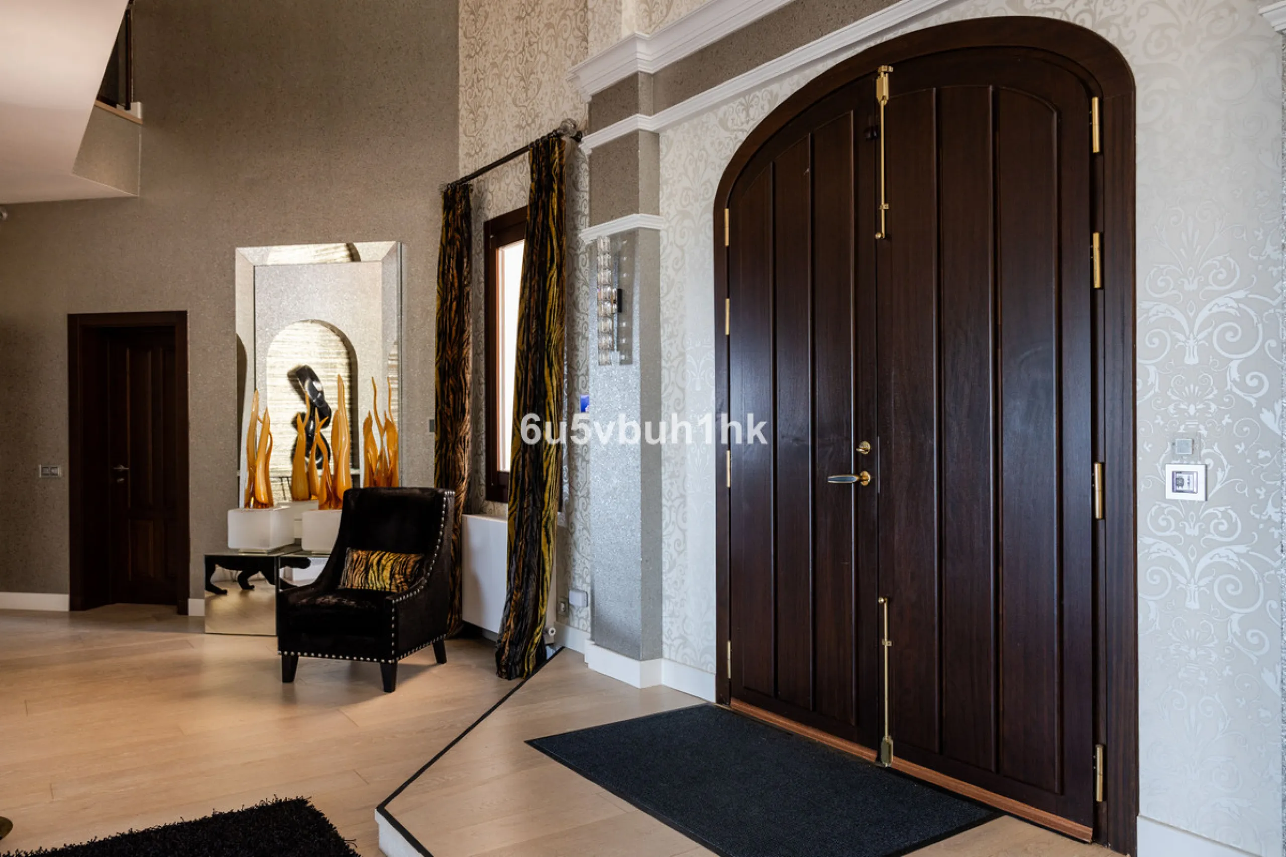Nestled on a spacious 3,920 square meter plot, this generational Estate boasts a total built area of 842 square meters, spread across four floors with an elevator, located in one of Marbella's prime urbanizations. Surrounded by the lush nature of Las Chap