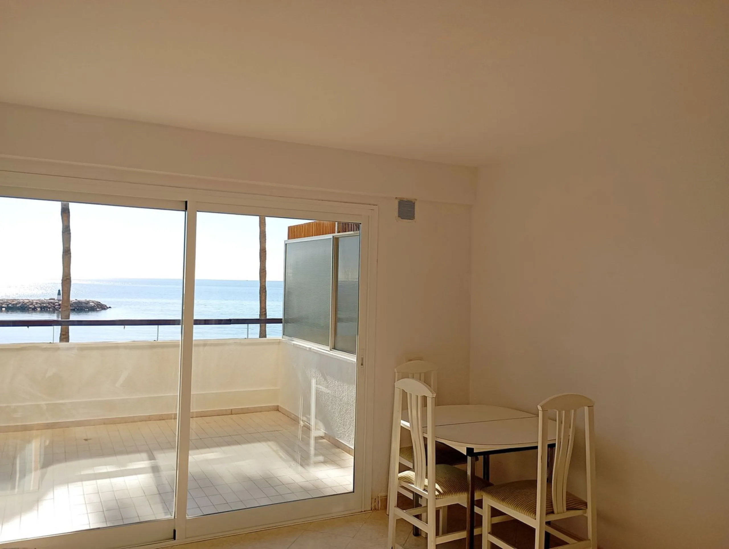 This apartment is located in one of the most sought after areas in Marbella, a few meters from the sea and with shops bars and resturants within meters of the building a superb holiday home / investment, Must be seen!