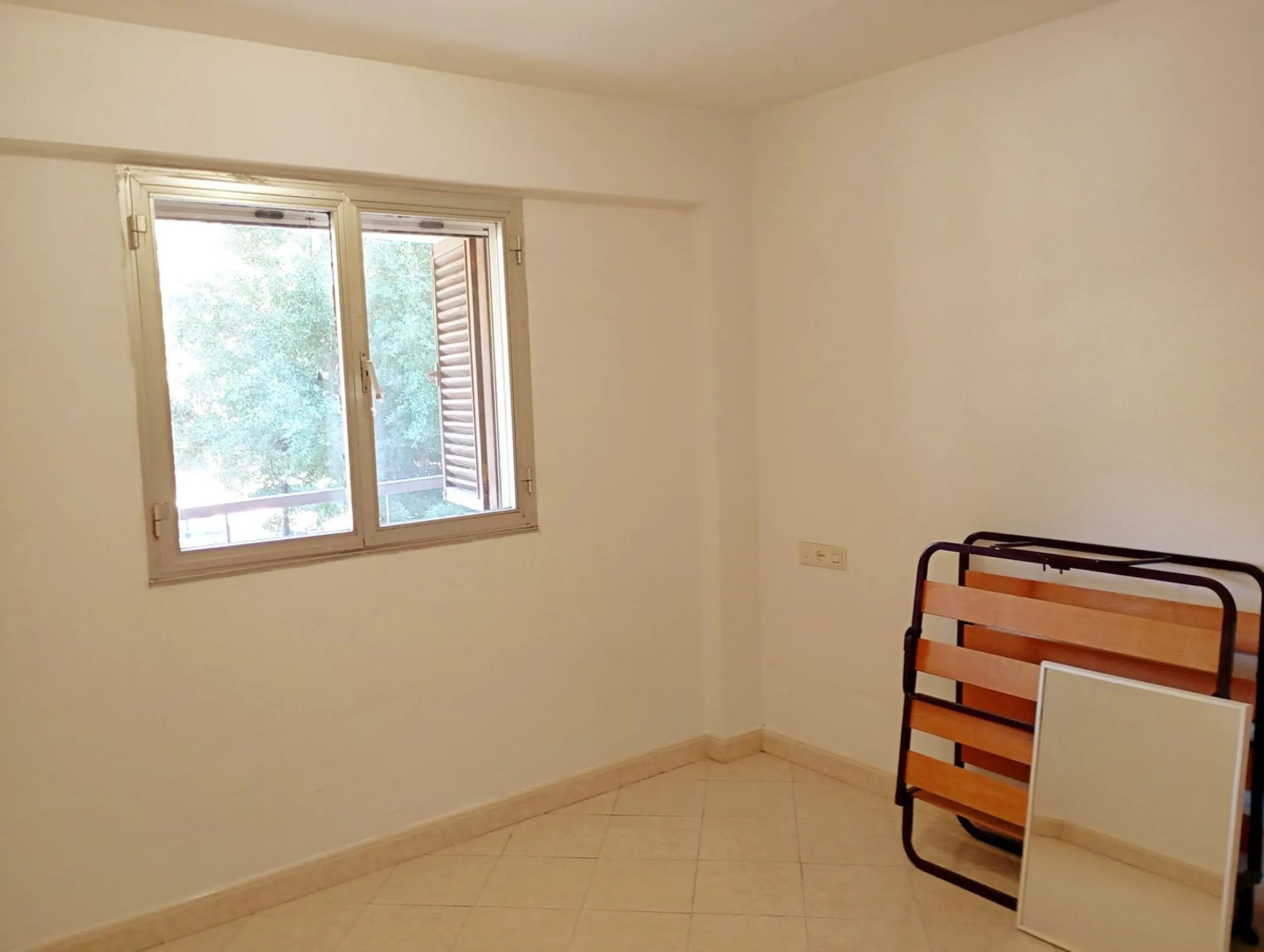 This apartment is located in one of the most sought after areas in Marbella, a few meters from the sea and with shops bars and resturants within meters of the building a superb holiday home / investment, Must be seen!