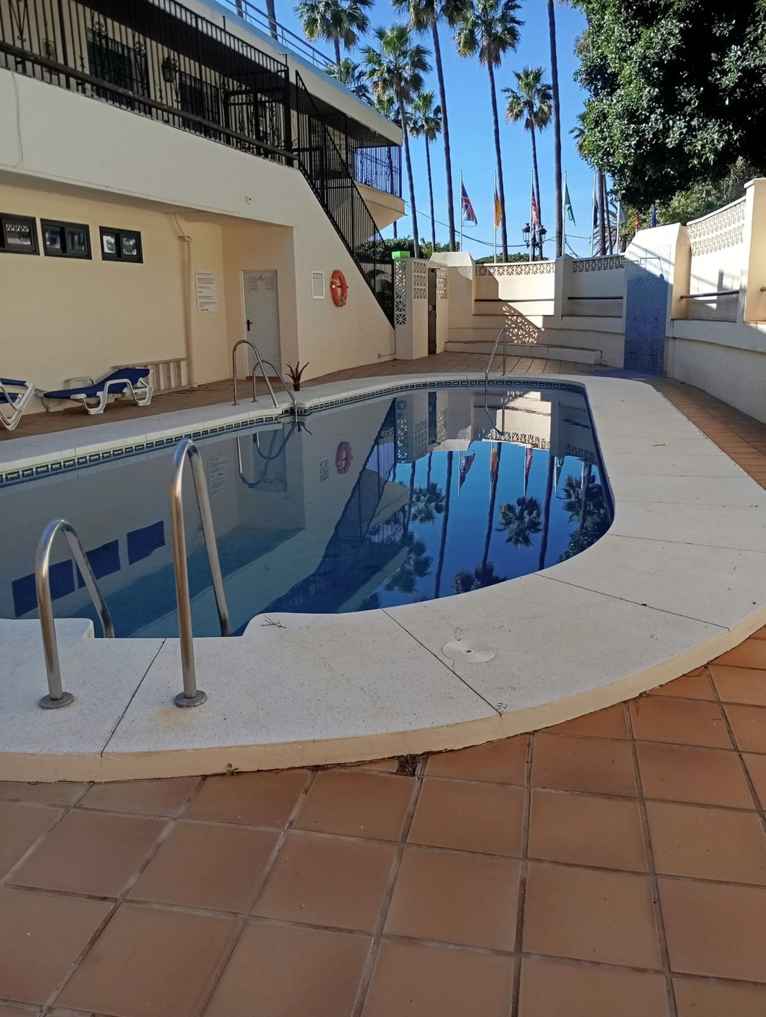 This apartment is located in one of the most sought after areas in Marbella, a few meters from the sea and with shops bars and resturants within meters of the building a superb holiday home / investment, Must be seen!