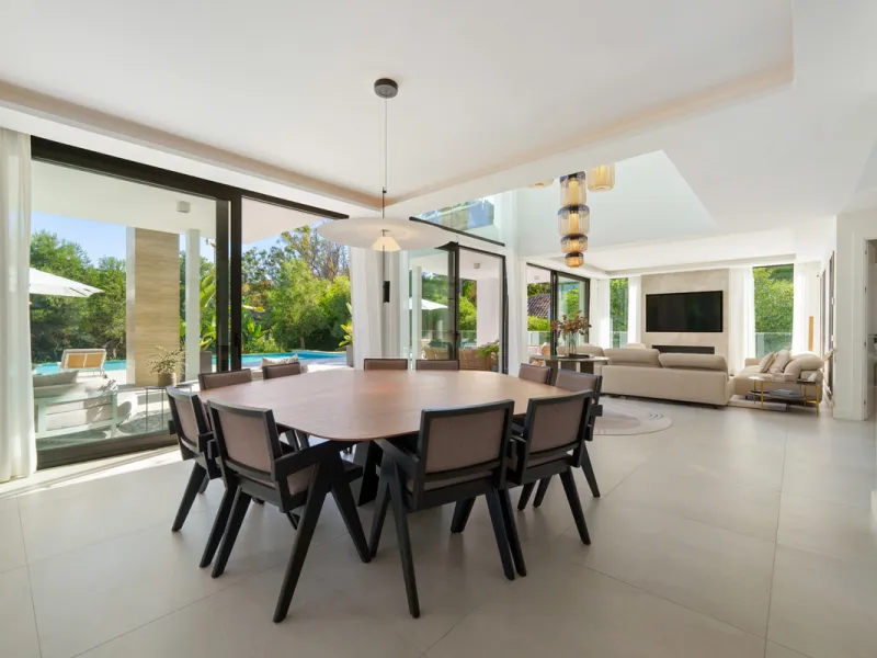 Nestled in the prestigious Altos de Puente Romano on Marbella's Golden Mile, Villa Romano is the epitome of modern Mediterranean luxury. This striking six-bedroom, six-bathroom residence blends sleek contemporary architecture with warm natural tones, crea