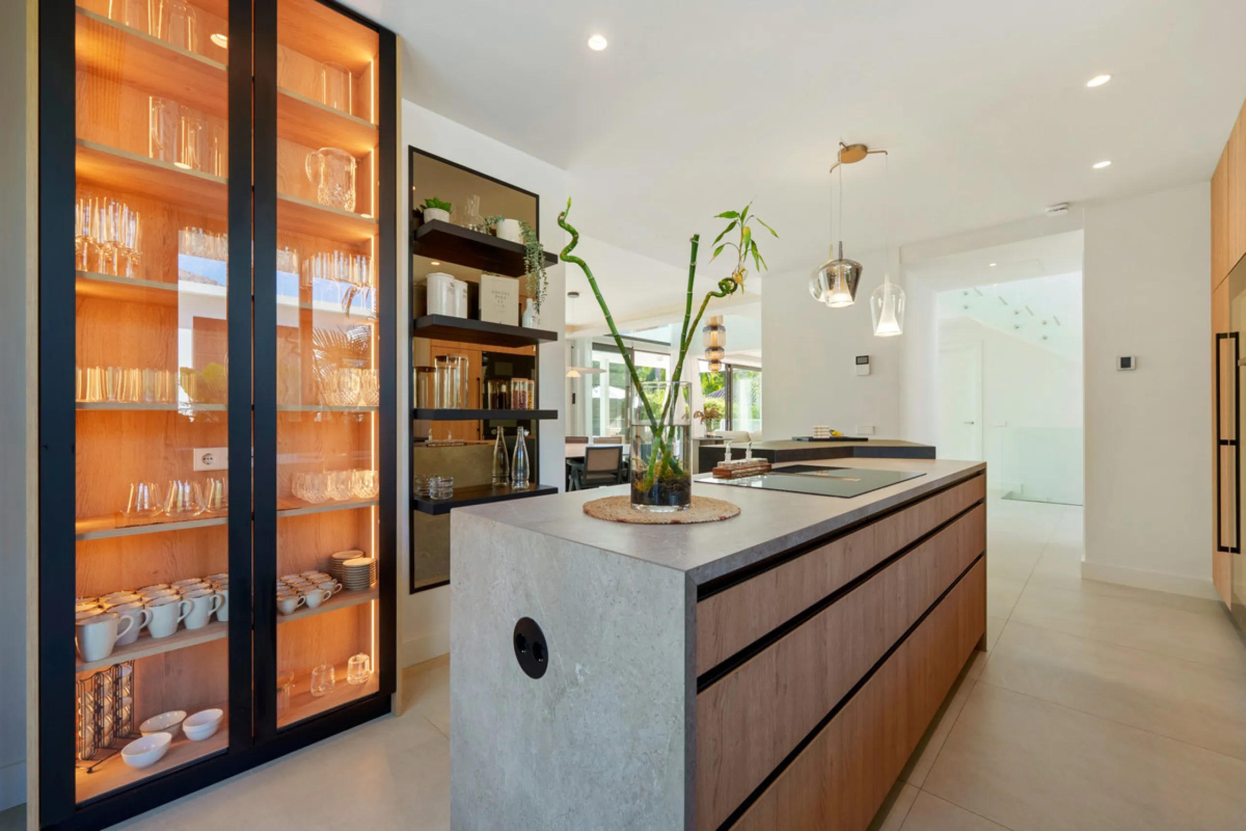 Nestled in the prestigious Altos de Puente Romano on Marbella's Golden Mile, Villa Romano is the epitome of modern Mediterranean luxury. This striking six-bedroom, six-bathroom residence blends sleek contemporary architecture with warm natural tones, crea