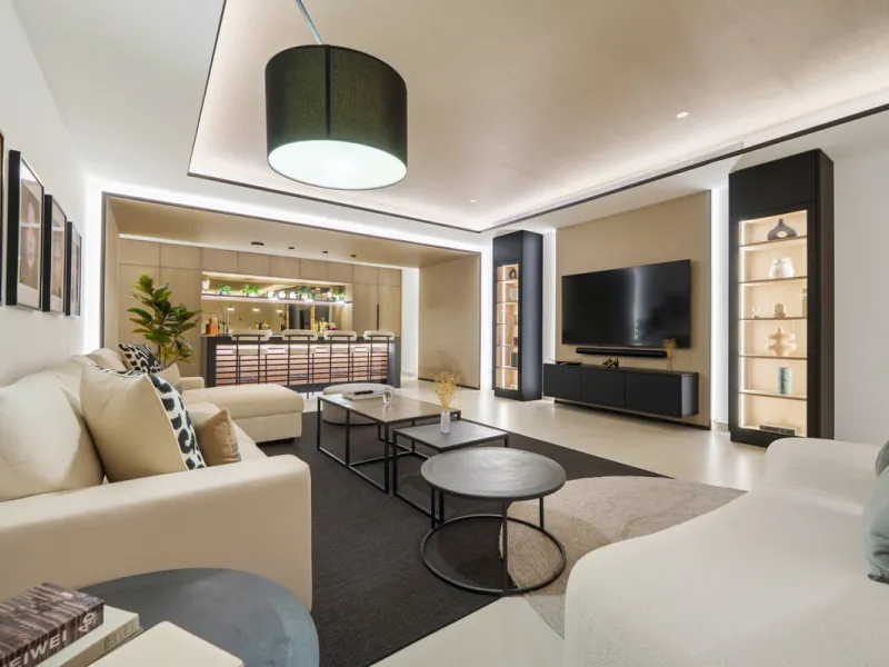 Nestled in the prestigious Altos de Puente Romano on Marbella's Golden Mile, Villa Romano is the epitome of modern Mediterranean luxury. This striking six-bedroom, six-bathroom residence blends sleek contemporary architecture with warm natural tones, crea
