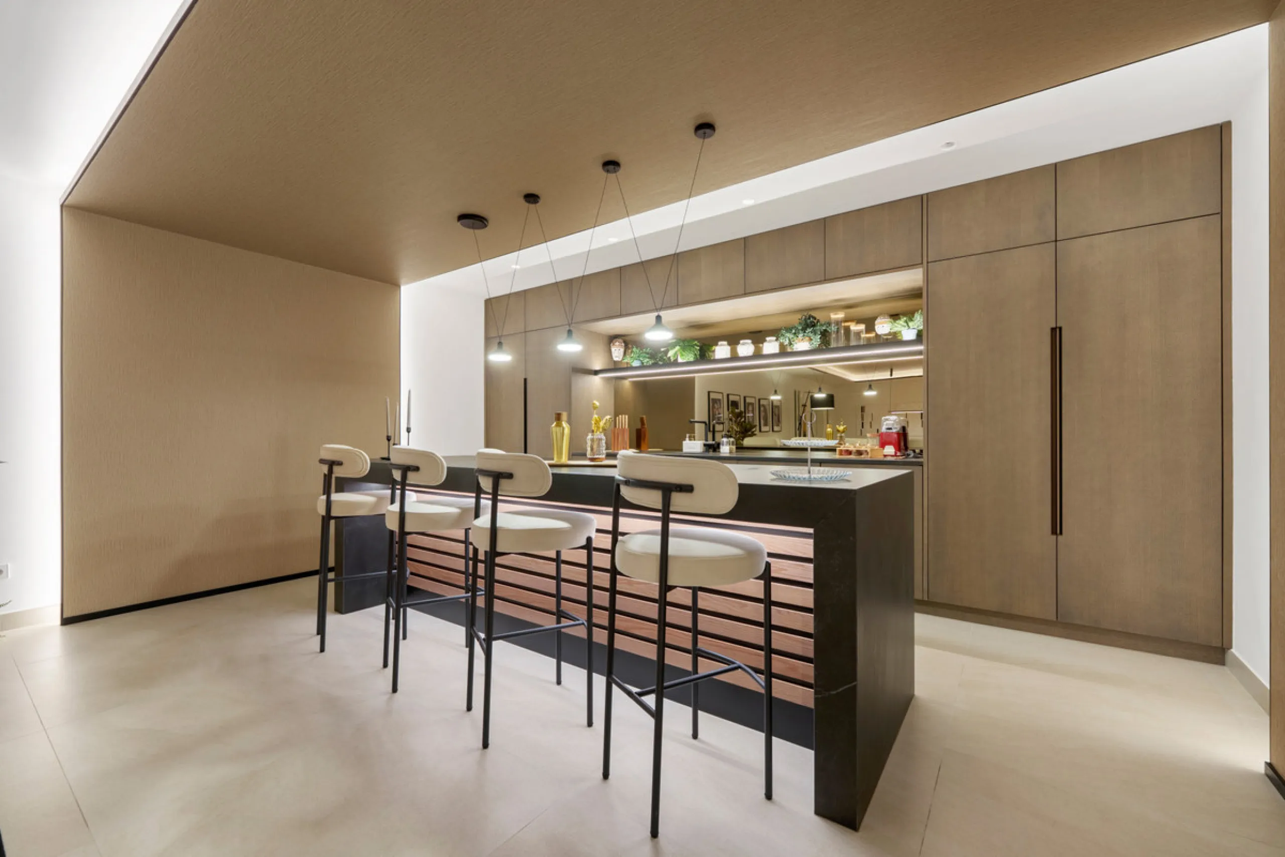 Nestled in the prestigious Altos de Puente Romano on Marbella's Golden Mile, Villa Romano is the epitome of modern Mediterranean luxury. This striking six-bedroom, six-bathroom residence blends sleek contemporary architecture with warm natural tones, crea