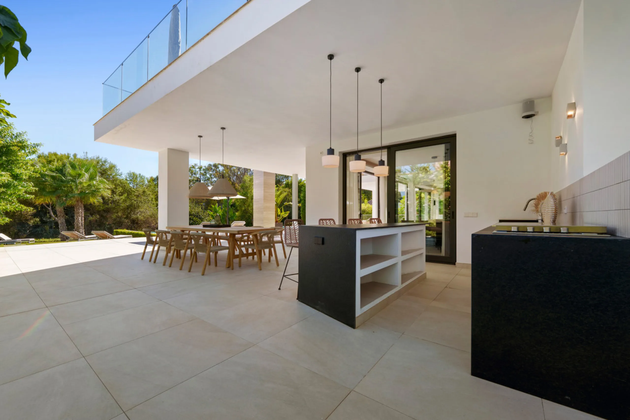 Nestled in the prestigious Altos de Puente Romano on Marbella's Golden Mile, Villa Romano is the epitome of modern Mediterranean luxury. This striking six-bedroom, six-bathroom residence blends sleek contemporary architecture with warm natural tones, crea