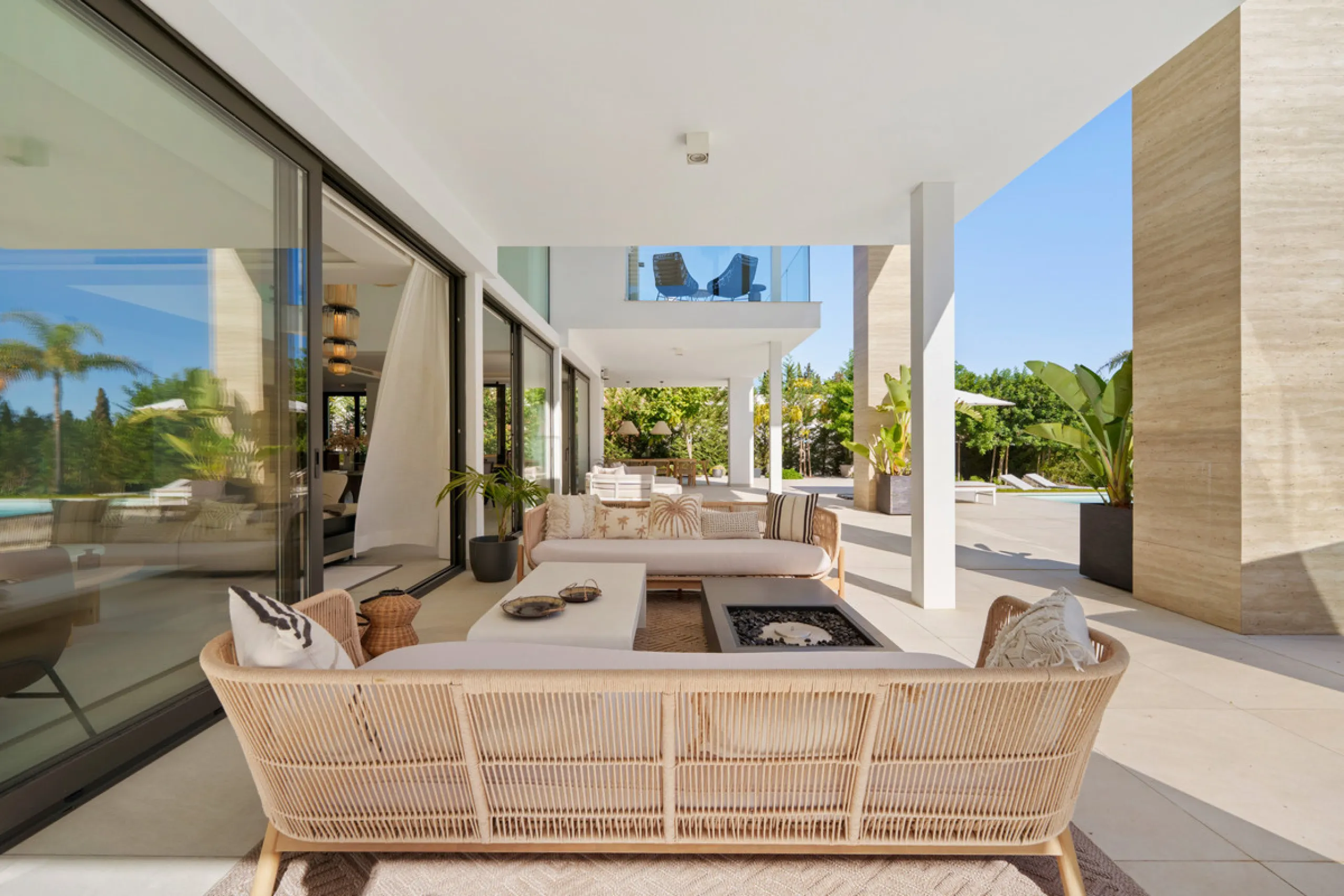 Nestled in the prestigious Altos de Puente Romano on Marbella's Golden Mile, Villa Romano is the epitome of modern Mediterranean luxury. This striking six-bedroom, six-bathroom residence blends sleek contemporary architecture with warm natural tones, crea