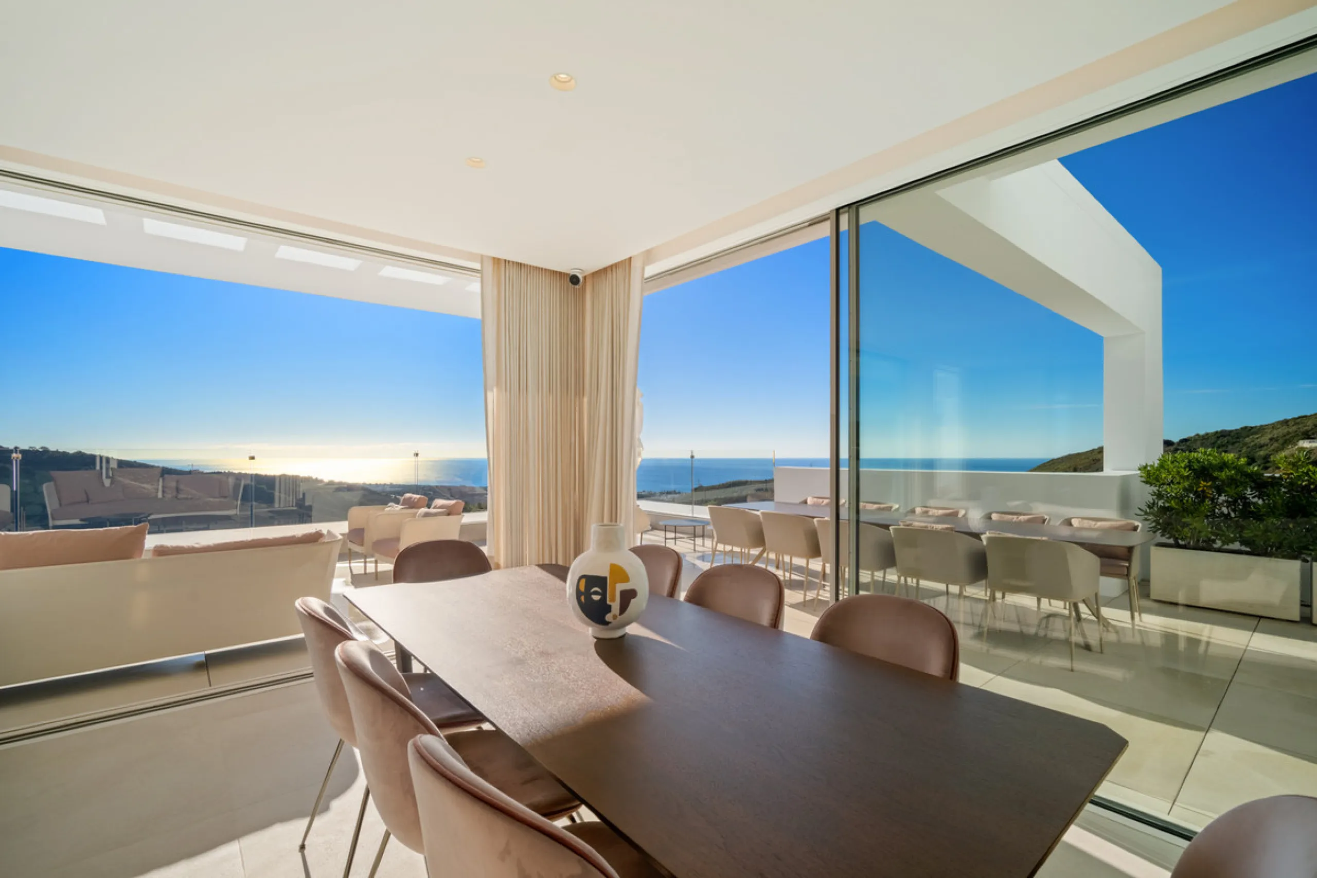 This exceptional duplex penthouse occupies one of the best positions within the exclusive Palo Alto community in Ojén, offering unobstructed panoramic sea views across the Mediterranean coastline.