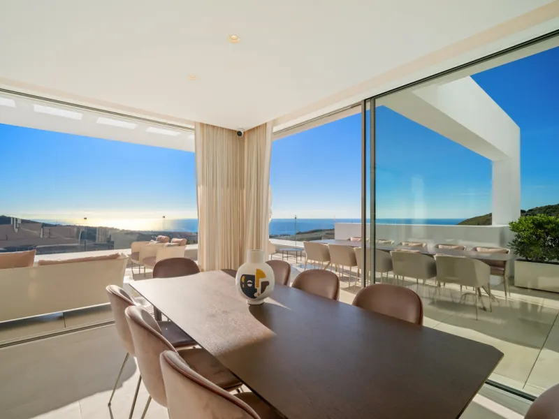 This exceptional duplex penthouse occupies one of the best positions within the exclusive Palo Alto community in Ojén, offering unobstructed panoramic sea views across the Mediterranean coastline.