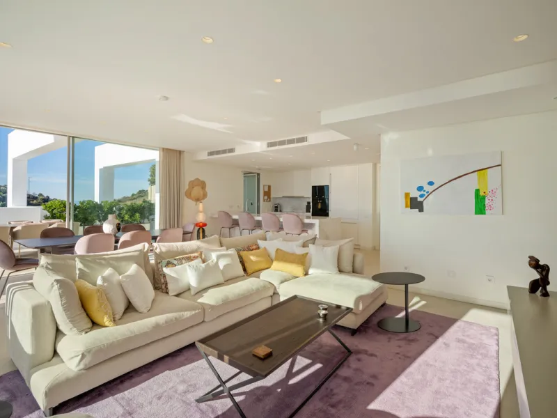 This exceptional duplex penthouse occupies one of the best positions within the exclusive Palo Alto community in Ojén, offering unobstructed panoramic sea views across the Mediterranean coastline.
