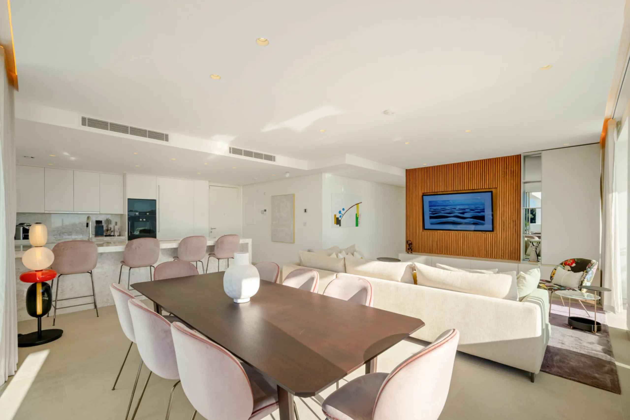 This exceptional duplex penthouse occupies one of the best positions within the exclusive Palo Alto community in Ojén, offering unobstructed panoramic sea views across the Mediterranean coastline.