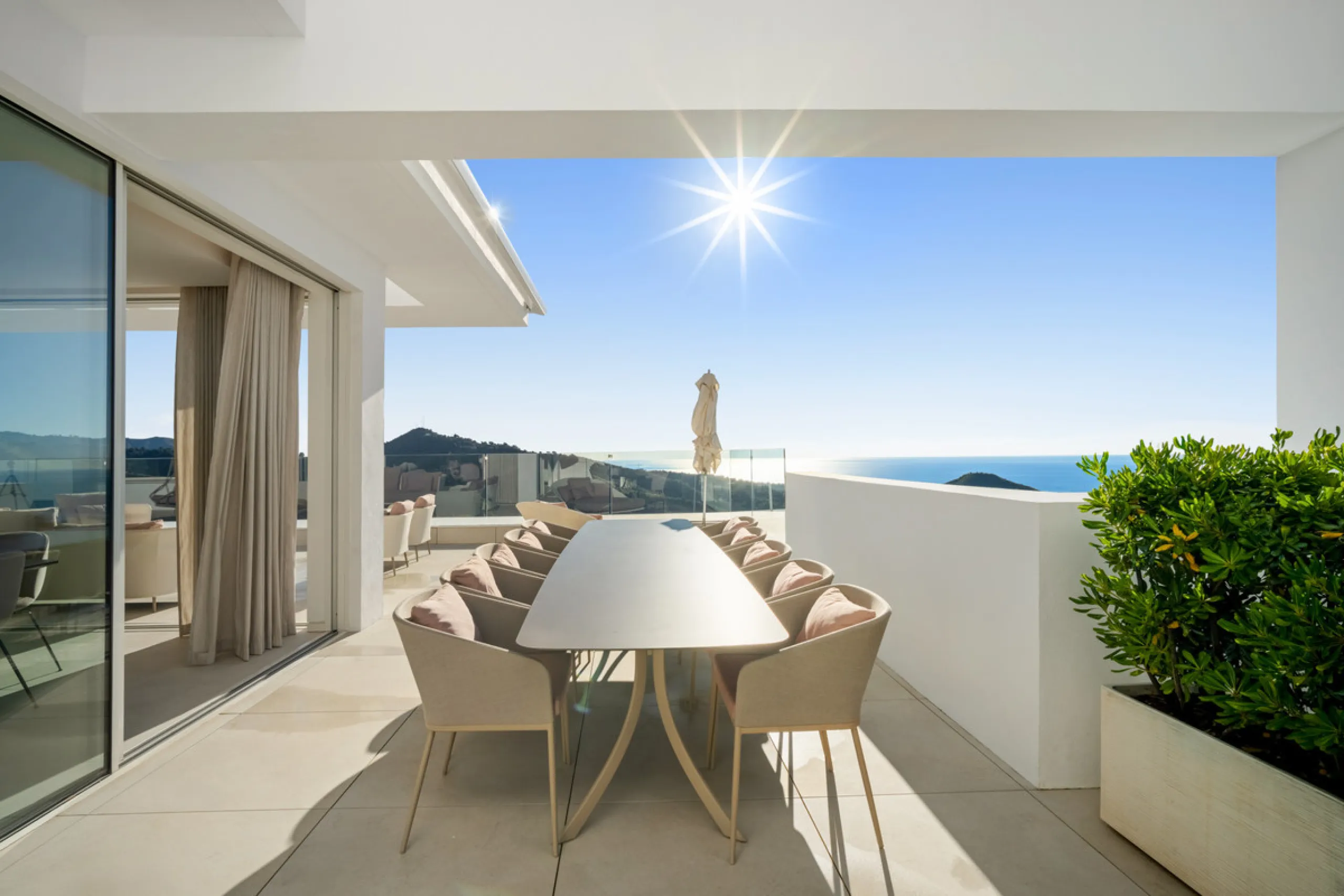 This exceptional duplex penthouse occupies one of the best positions within the exclusive Palo Alto community in Ojén, offering unobstructed panoramic sea views across the Mediterranean coastline.