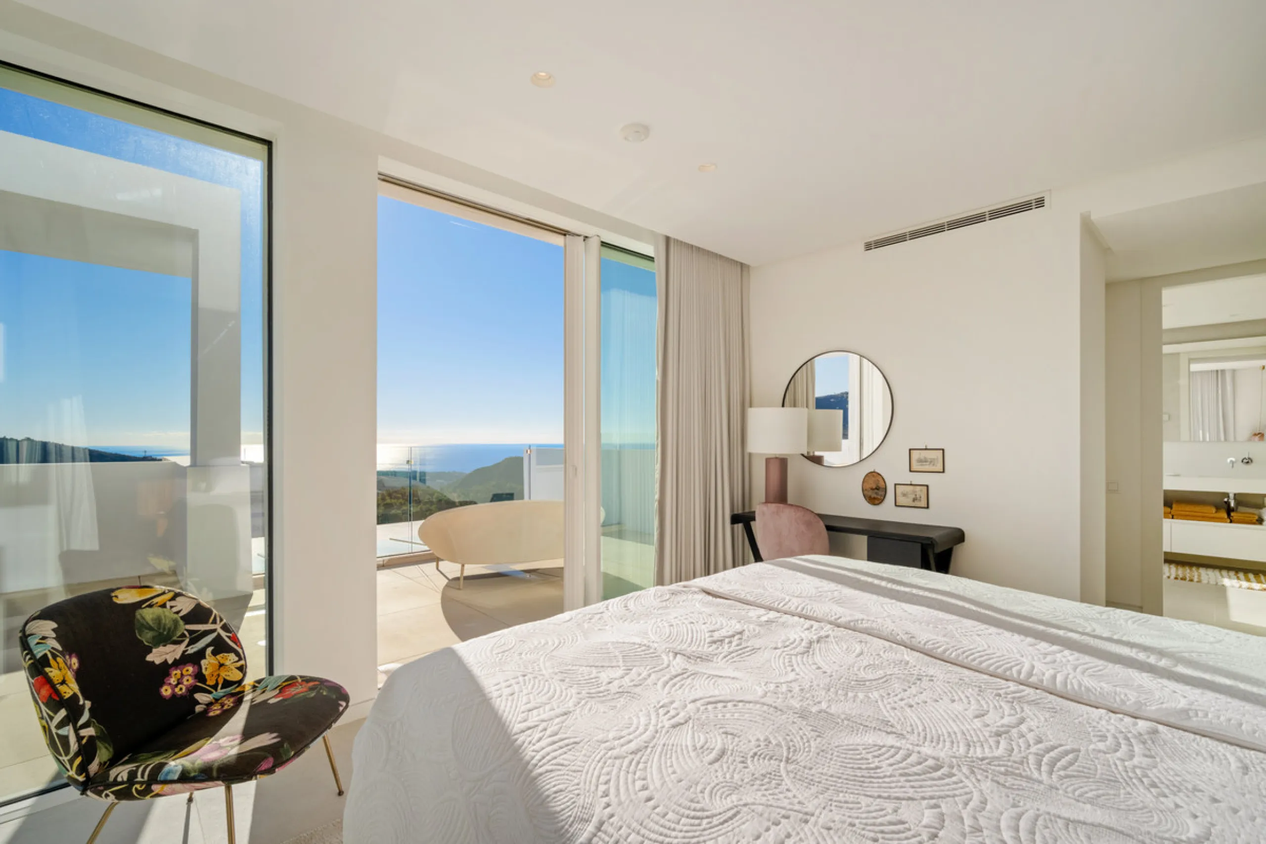This exceptional duplex penthouse occupies one of the best positions within the exclusive Palo Alto community in Ojén, offering unobstructed panoramic sea views across the Mediterranean coastline.