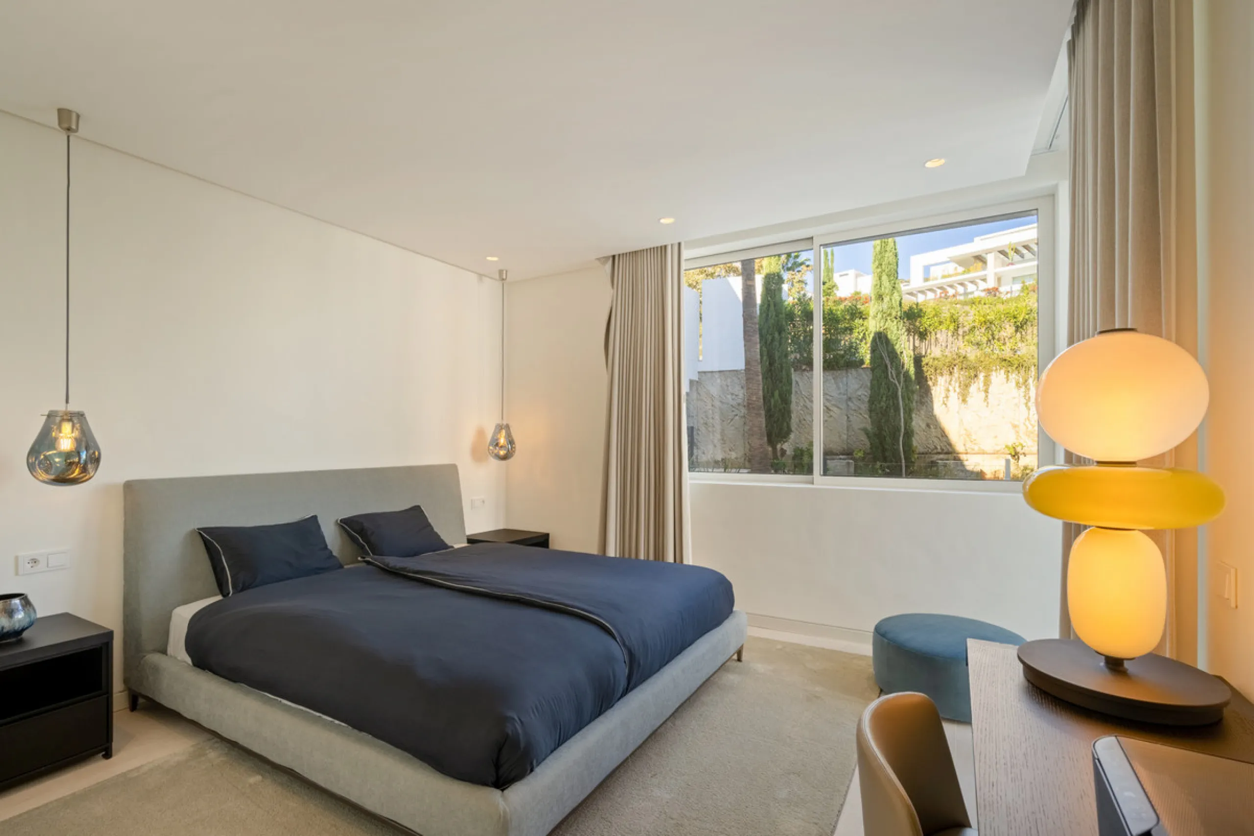 This exceptional duplex penthouse occupies one of the best positions within the exclusive Palo Alto community in Ojén, offering unobstructed panoramic sea views across the Mediterranean coastline.
