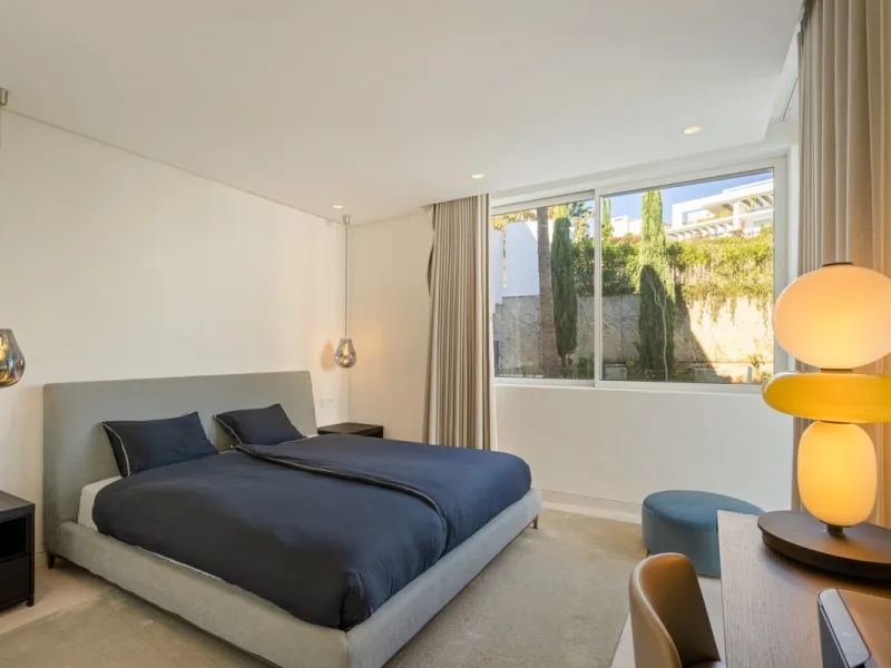 This exceptional duplex penthouse occupies one of the best positions within the exclusive Palo Alto community in Ojén, offering unobstructed panoramic sea views across the Mediterranean coastline.