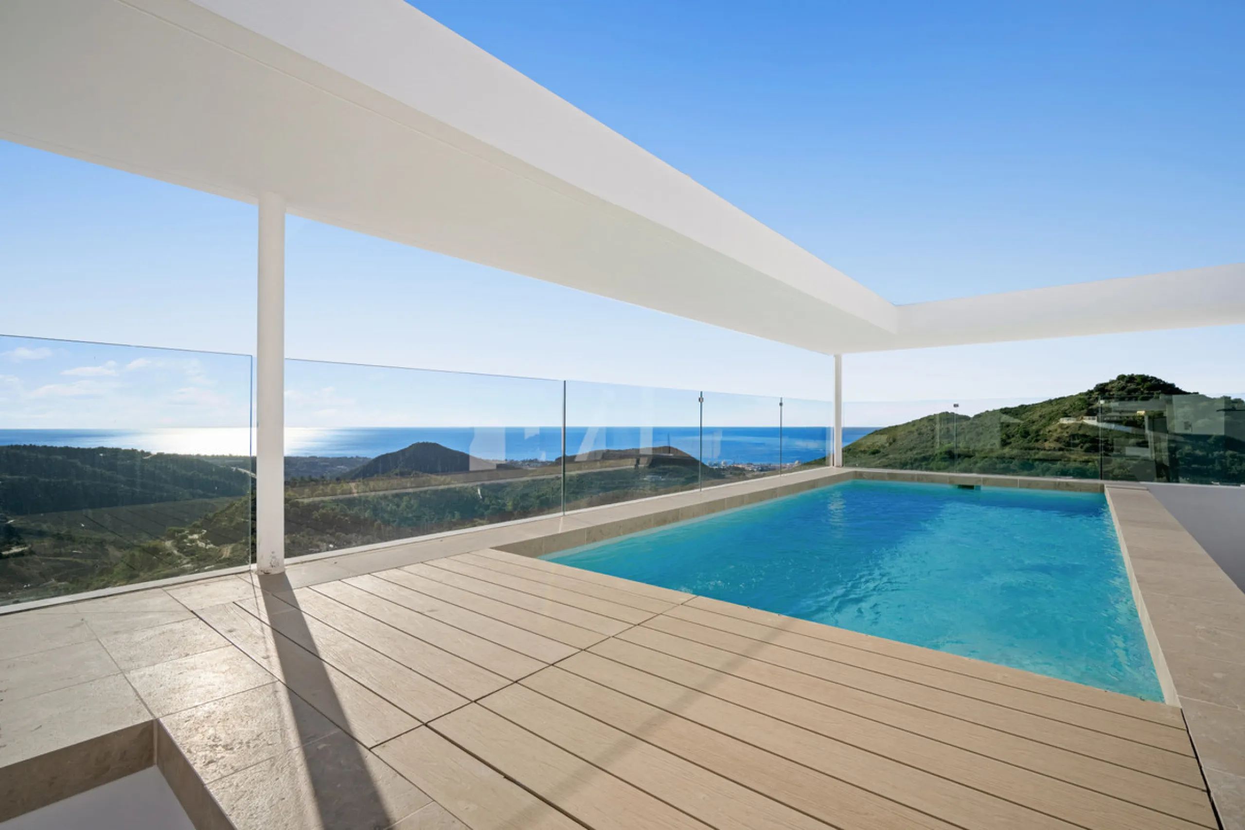 This exceptional duplex penthouse occupies one of the best positions within the exclusive Palo Alto community in Ojén, offering unobstructed panoramic sea views across the Mediterranean coastline.