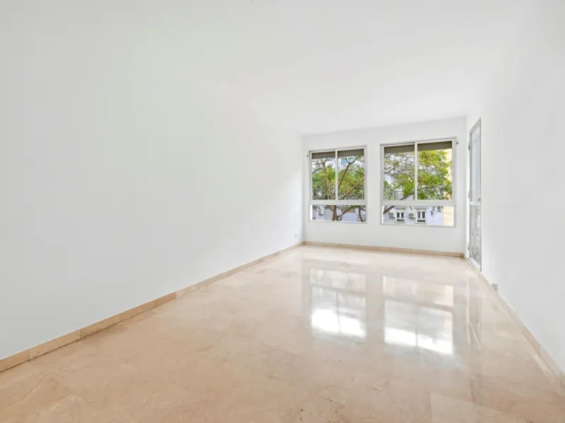 ✨Spacious apartment 200m from the sea – Fuengirola – Pool & Gardens, ready to move in - Tourist licence in place✨
