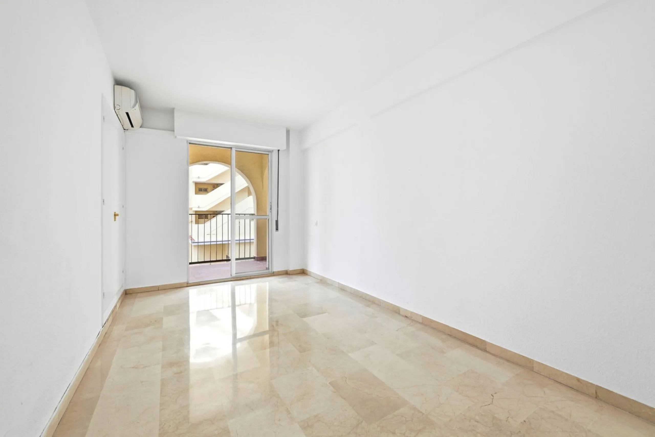 ✨Spacious apartment 200m from the sea – Fuengirola – Pool & Gardens, ready to move in - Tourist licence in place✨