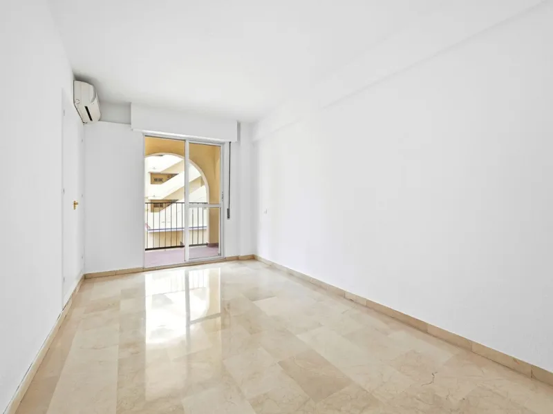 ✨Spacious apartment 200m from the sea – Fuengirola – Pool & Gardens, ready to move in - Tourist licence in place✨