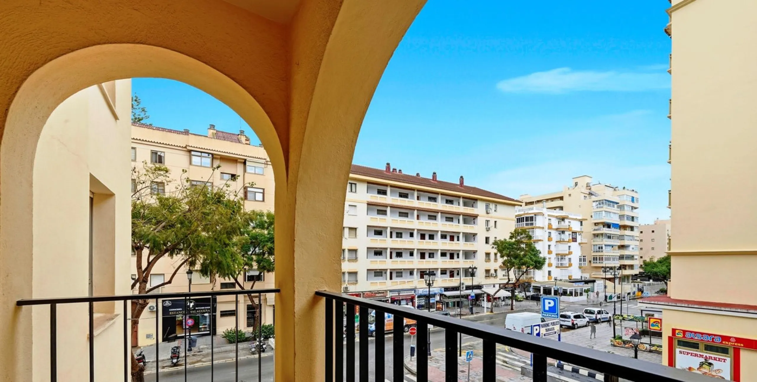 ✨Spacious apartment 200m from the sea – Fuengirola – Pool & Gardens, ready to move in - Tourist licence in place✨