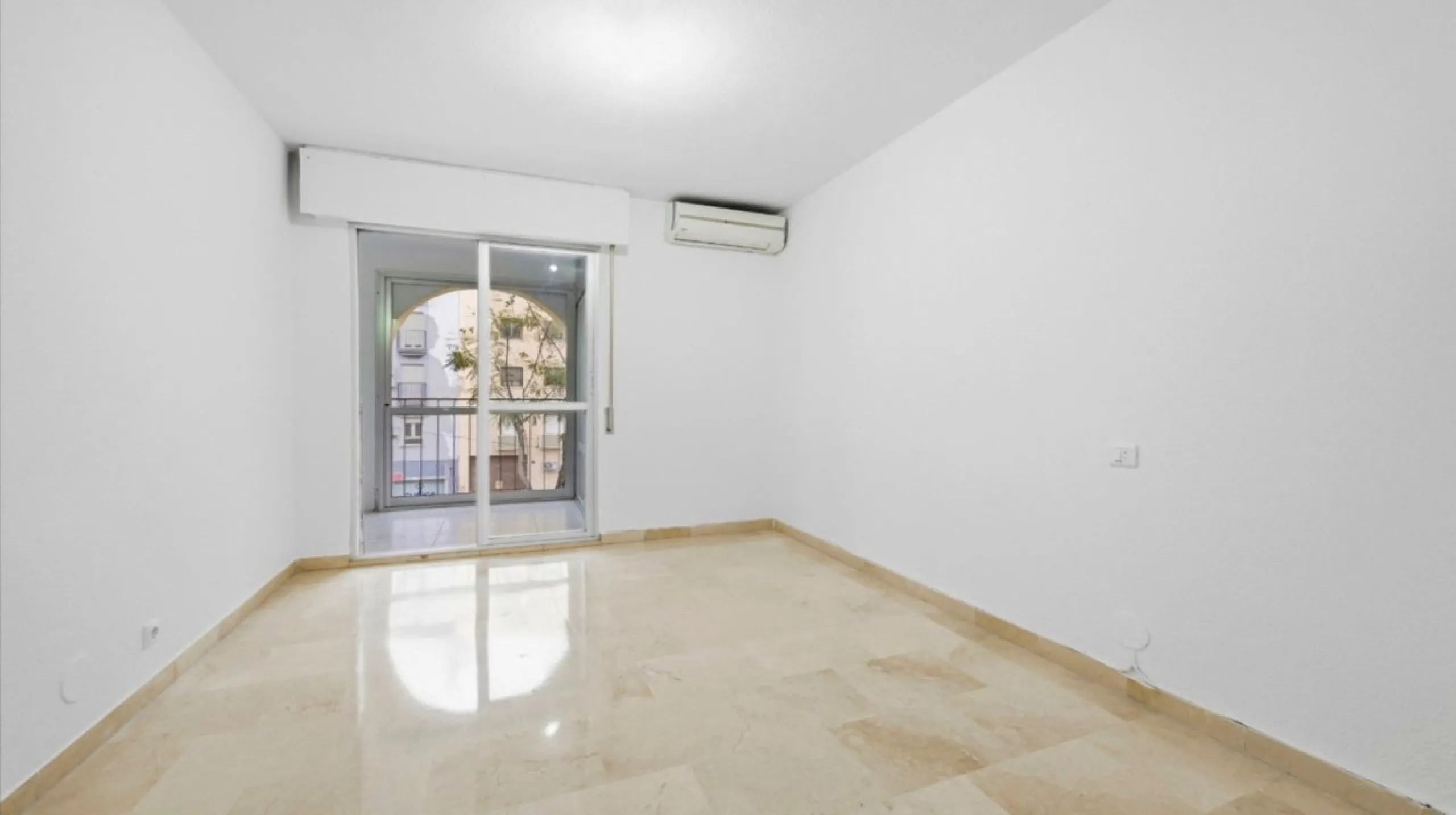 ✨Spacious apartment 200m from the sea – Fuengirola – Pool & Gardens, ready to move in - Tourist licence in place✨