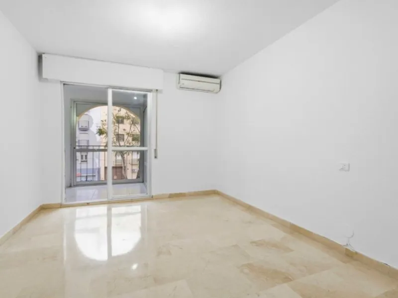 ✨Spacious apartment 200m from the sea – Fuengirola – Pool & Gardens, ready to move in - Tourist licence in place✨