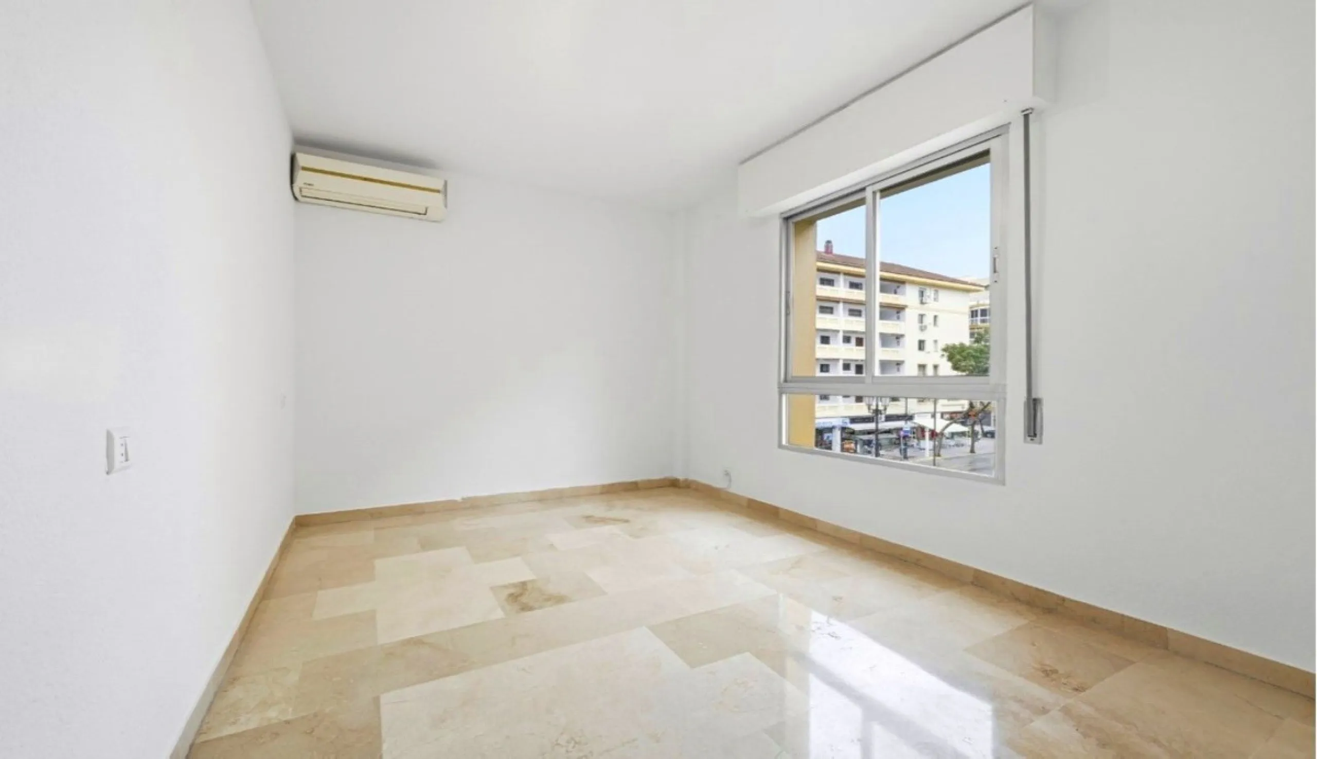 ✨Spacious apartment 200m from the sea – Fuengirola – Pool & Gardens, ready to move in - Tourist licence in place✨