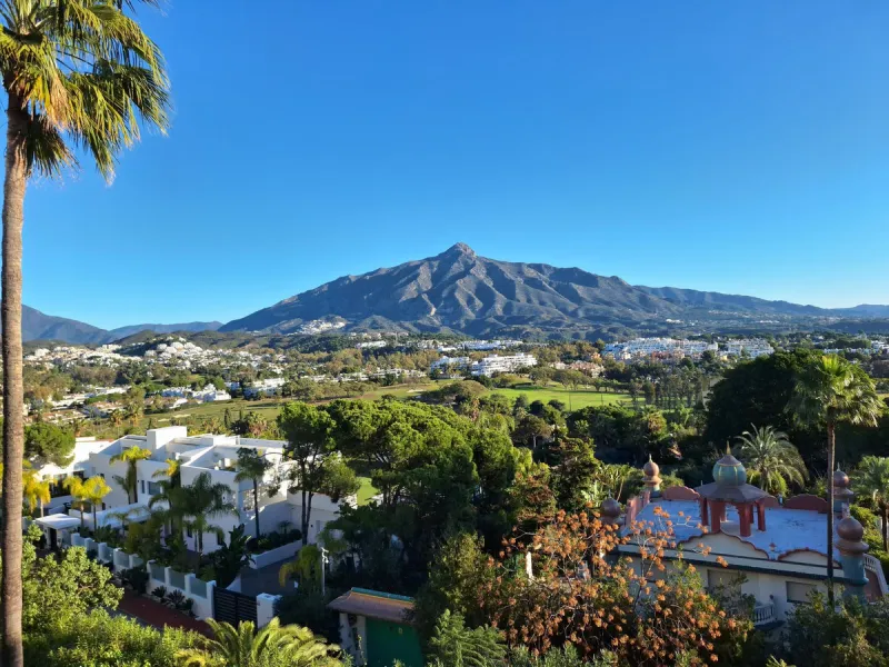 LUXURY EXCLUSIVE URBANISATION  - LA CORNICHE (NUEVA ANDALUCIA)