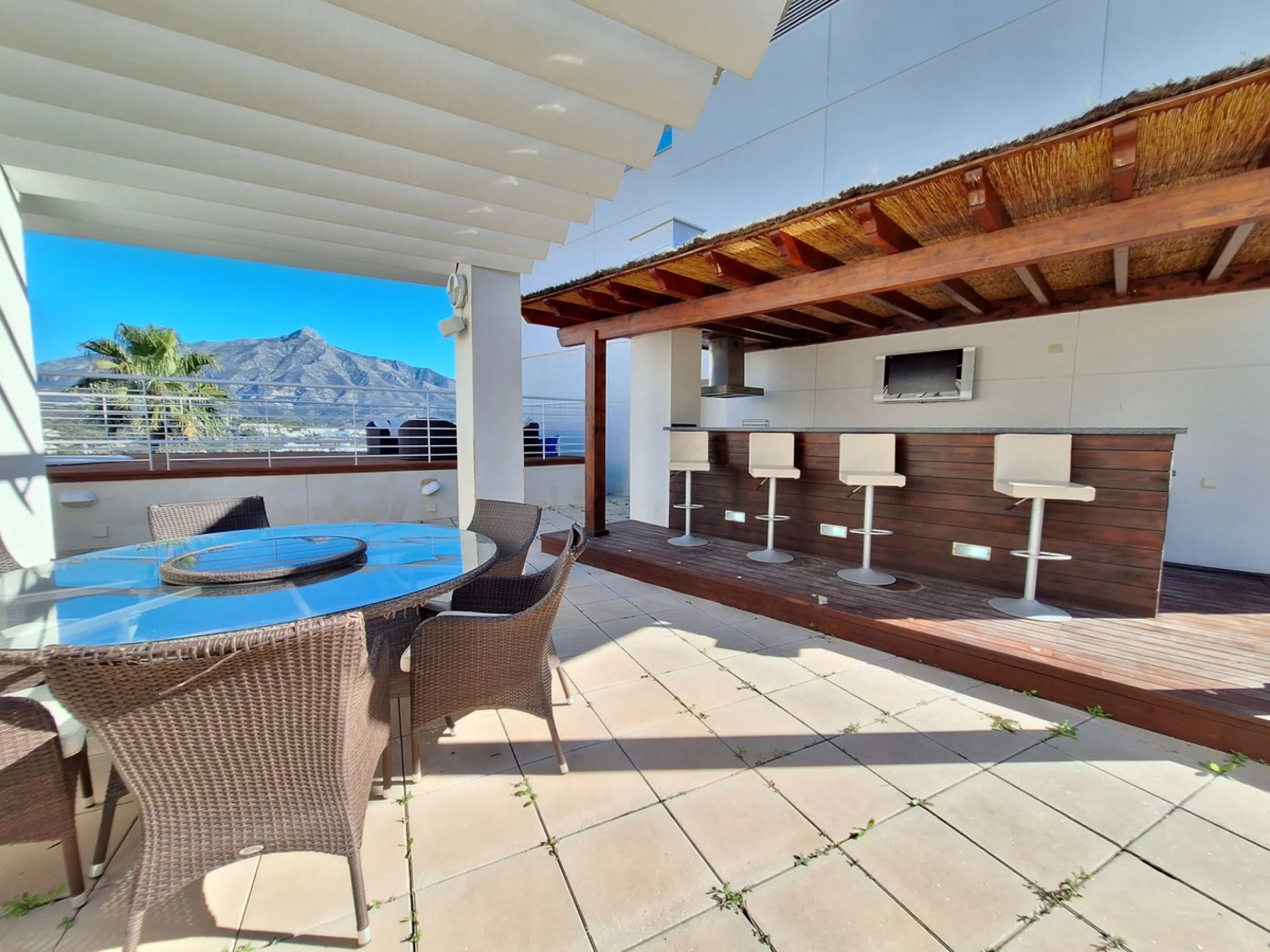 LUXURY EXCLUSIVE URBANISATION  - LA CORNICHE (NUEVA ANDALUCIA)