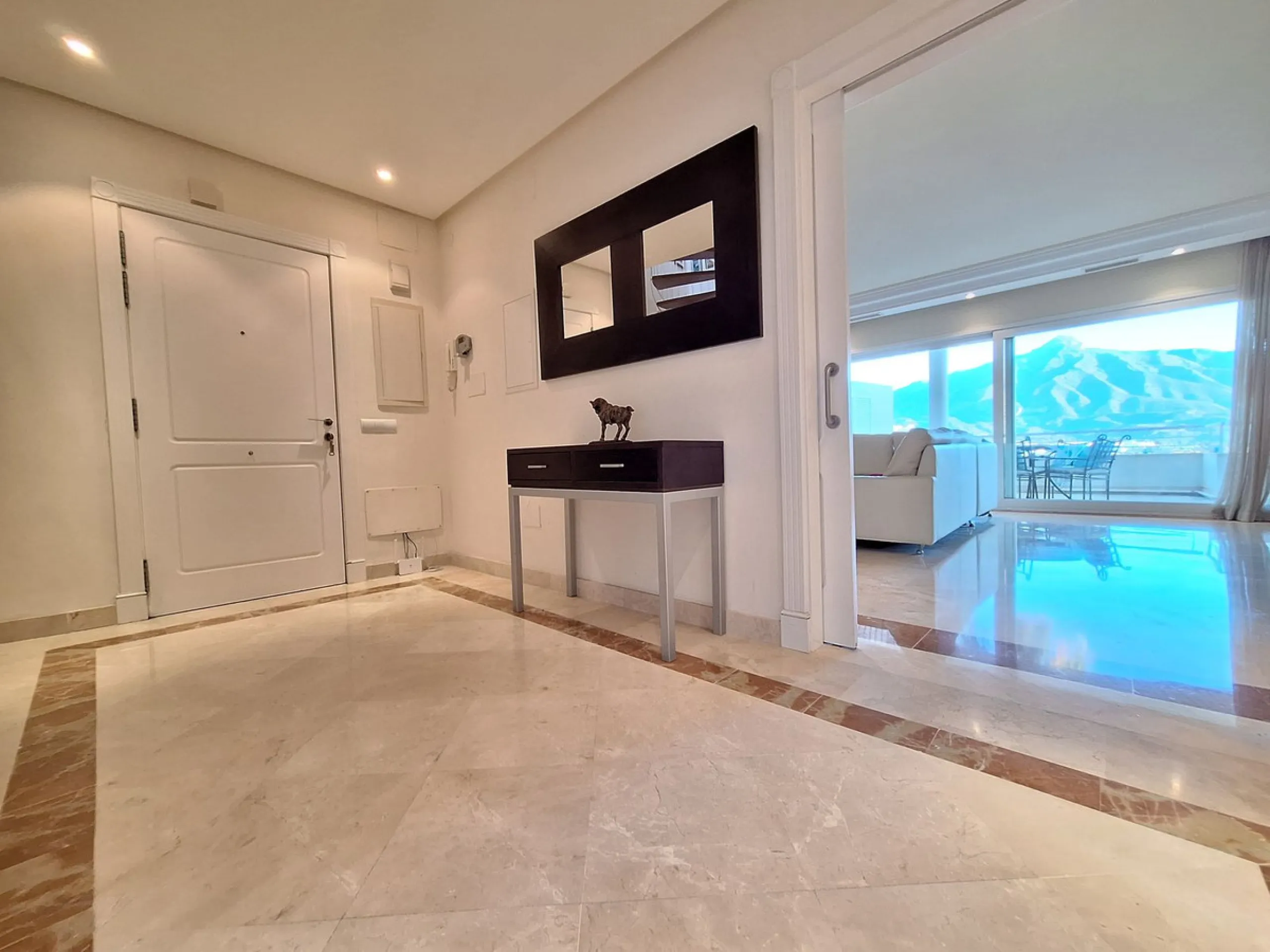 LUXURY EXCLUSIVE URBANISATION  - LA CORNICHE (NUEVA ANDALUCIA)