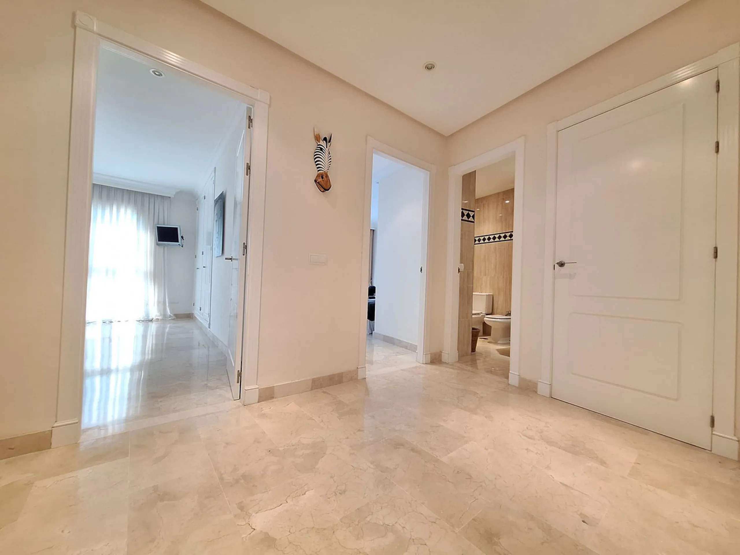 LUXURY EXCLUSIVE URBANISATION  - LA CORNICHE (NUEVA ANDALUCIA)