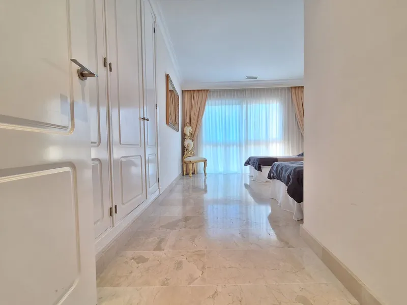 LUXURY EXCLUSIVE URBANISATION  - LA CORNICHE (NUEVA ANDALUCIA)